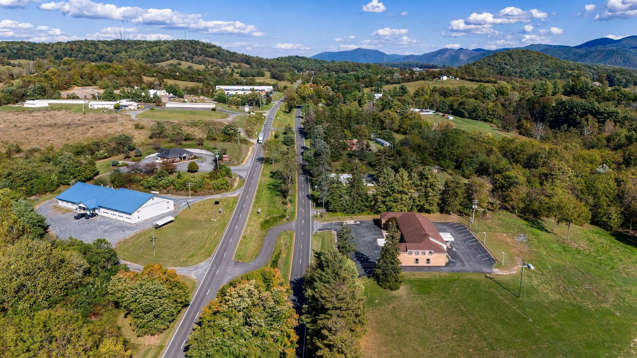 5874 N LEE HWY, FAIRFIELD, Virginia 24435, ,Commercial,5874 N LEE HWY,683409 MLS # 683409 5874 N LEE HWY, FAIRFIELD, Virginia 24435, ,Commercial,5874 N LEE HWY,683409 MLS # 683409