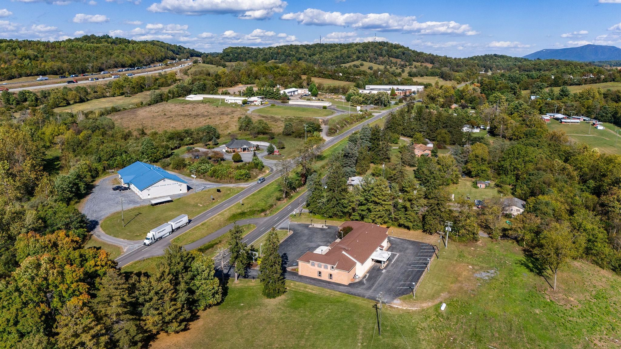5874 N LEE HWY, FAIRFIELD, Virginia 24435, ,Commercial,5874 N LEE HWY,683409 MLS # 683409 5874 N LEE HWY, FAIRFIELD, Virginia 24435, ,Commercial,5874 N LEE HWY,683409 MLS # 683409