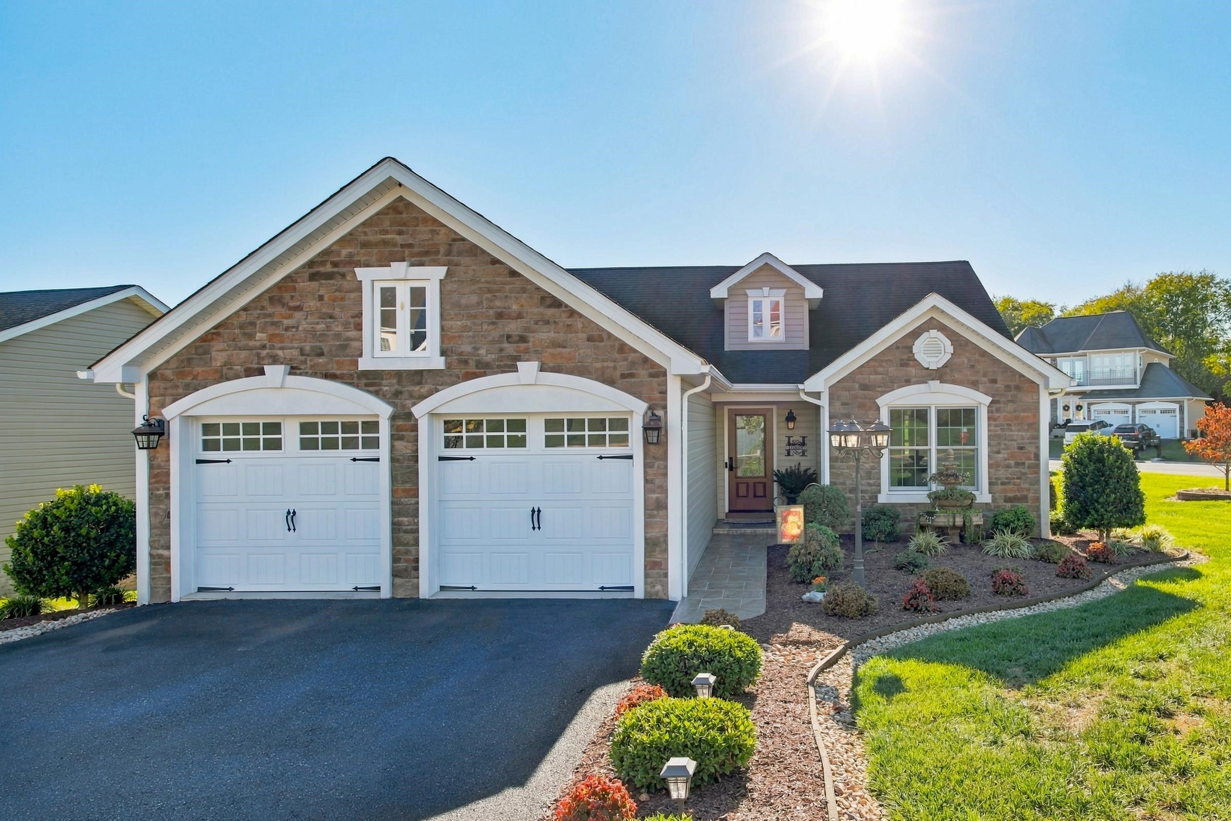 20 FOXCREST RIDGE, STAUNTON, Virginia 24401, 4 Bedrooms Bedrooms, ,3 BathroomsBathrooms,Residential,20 Fox Crest Ridge,20 FOXCREST RIDGE,683399 MLS # 683399 20 FOXCREST RIDGE, STAUNTON, Virginia 24401, 4 Bedrooms Bedrooms, ,3 BathroomsBathrooms,Residential,20 Fox Crest Ridge,20 FOXCREST RIDGE,683399 MLS # 683399