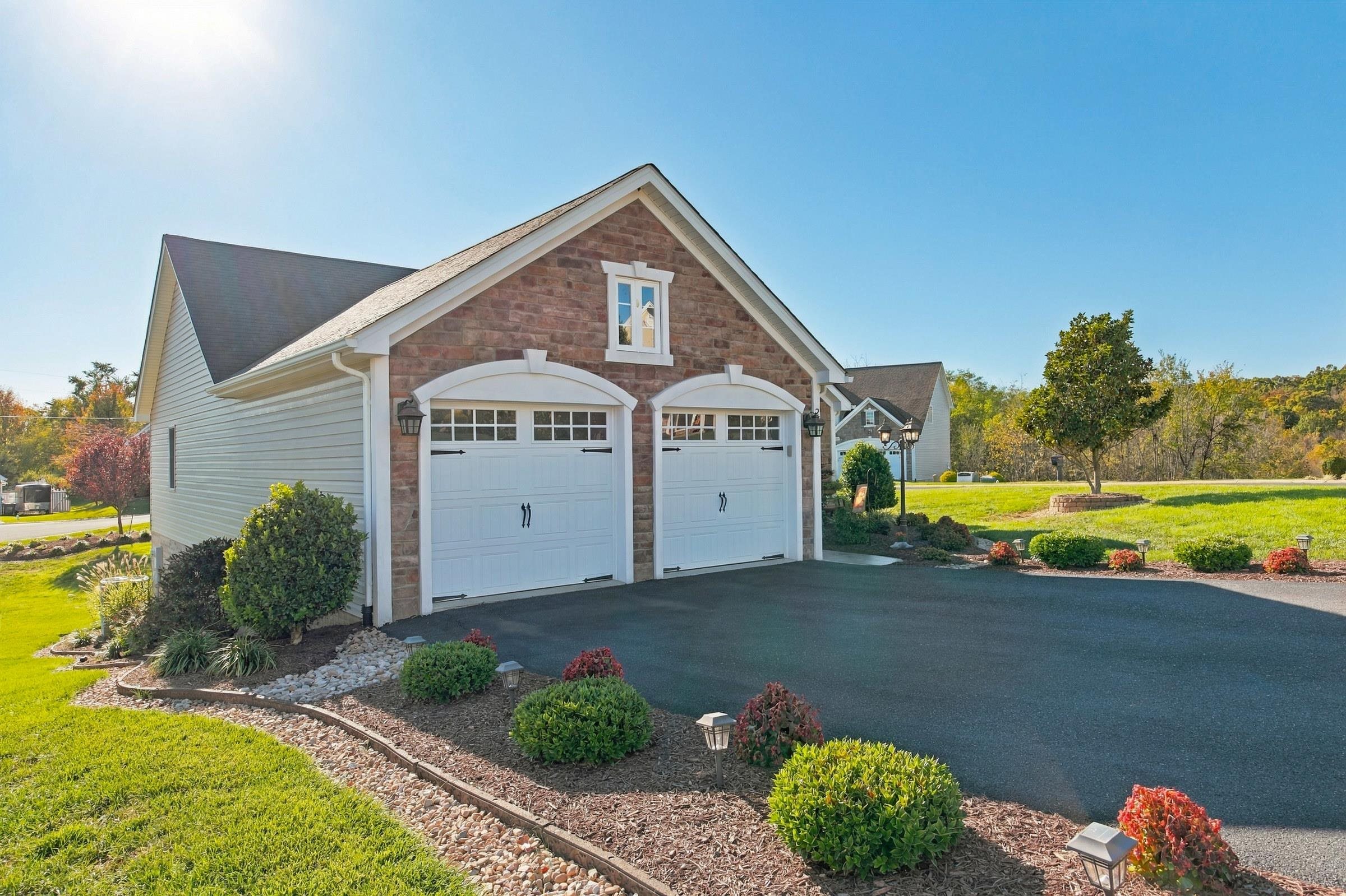 20 FOXCREST RIDGE, STAUNTON, Virginia 24401, 4 Bedrooms Bedrooms, ,3 BathroomsBathrooms,Residential,20 Fox Crest Ridge,20 FOXCREST RIDGE,683399 MLS # 683399 20 FOXCREST RIDGE, STAUNTON, Virginia 24401, 4 Bedrooms Bedrooms, ,3 BathroomsBathrooms,Residential,20 Fox Crest Ridge,20 FOXCREST RIDGE,683399 MLS # 683399