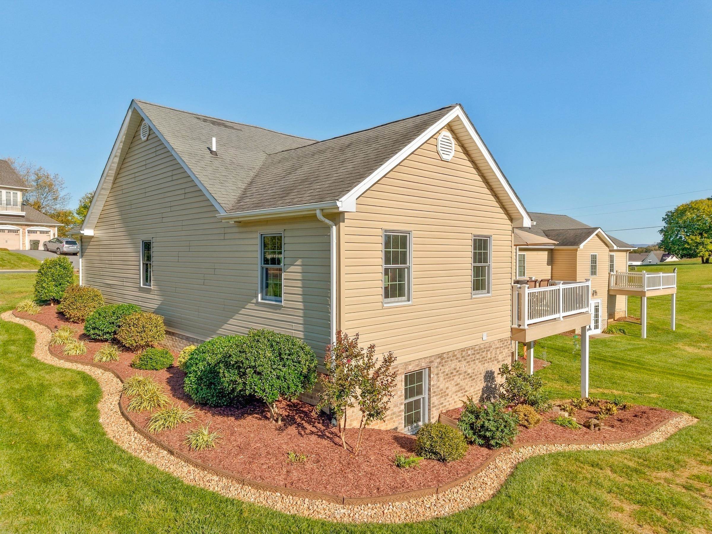 20 FOXCREST RIDGE, STAUNTON, Virginia 24401, 4 Bedrooms Bedrooms, ,3 BathroomsBathrooms,Residential,20 Fox Crest Ridge,20 FOXCREST RIDGE,683399 MLS # 683399 20 FOXCREST RIDGE, STAUNTON, Virginia 24401, 4 Bedrooms Bedrooms, ,3 BathroomsBathrooms,Residential,20 Fox Crest Ridge,20 FOXCREST RIDGE,683399 MLS # 683399