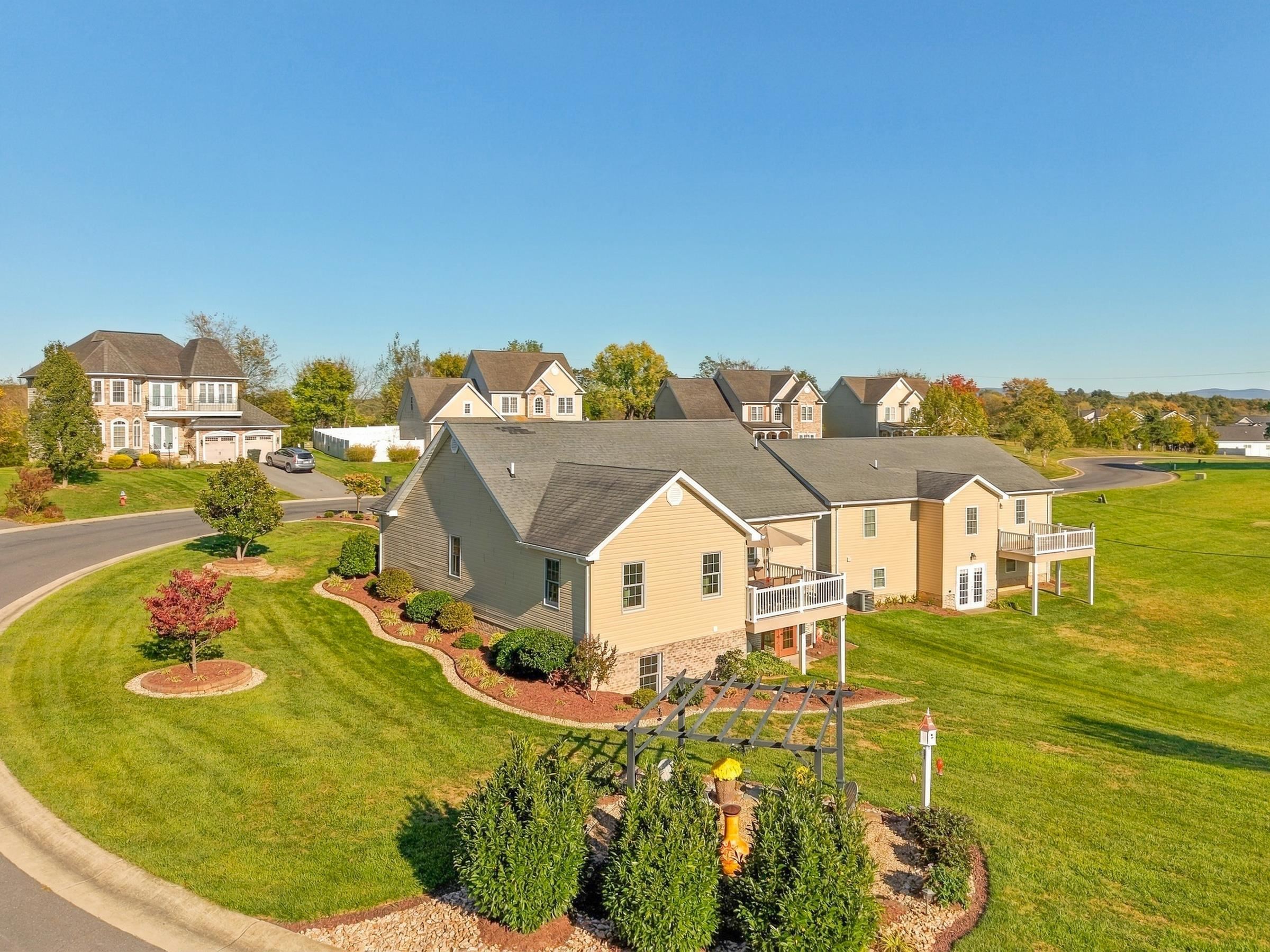 20 FOXCREST RIDGE, STAUNTON, Virginia 24401, 4 Bedrooms Bedrooms, ,3 BathroomsBathrooms,Residential,20 Fox Crest Ridge,20 FOXCREST RIDGE,683399 MLS # 683399 20 FOXCREST RIDGE, STAUNTON, Virginia 24401, 4 Bedrooms Bedrooms, ,3 BathroomsBathrooms,Residential,20 Fox Crest Ridge,20 FOXCREST RIDGE,683399 MLS # 683399