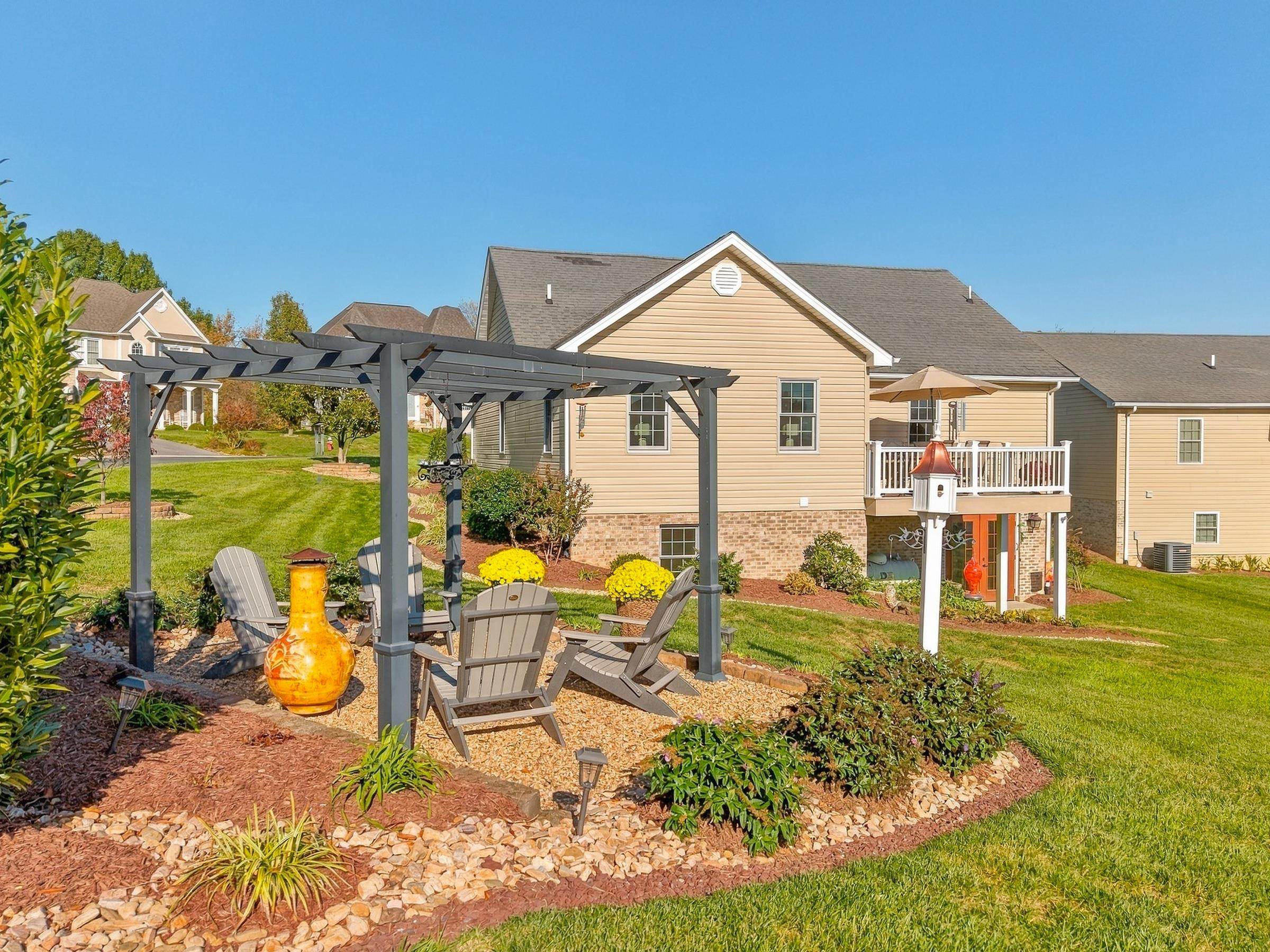 20 FOXCREST RIDGE, STAUNTON, Virginia 24401, 4 Bedrooms Bedrooms, ,3 BathroomsBathrooms,Residential,20 Fox Crest Ridge,20 FOXCREST RIDGE,683399 MLS # 683399 20 FOXCREST RIDGE, STAUNTON, Virginia 24401, 4 Bedrooms Bedrooms, ,3 BathroomsBathrooms,Residential,20 Fox Crest Ridge,20 FOXCREST RIDGE,683399 MLS # 683399