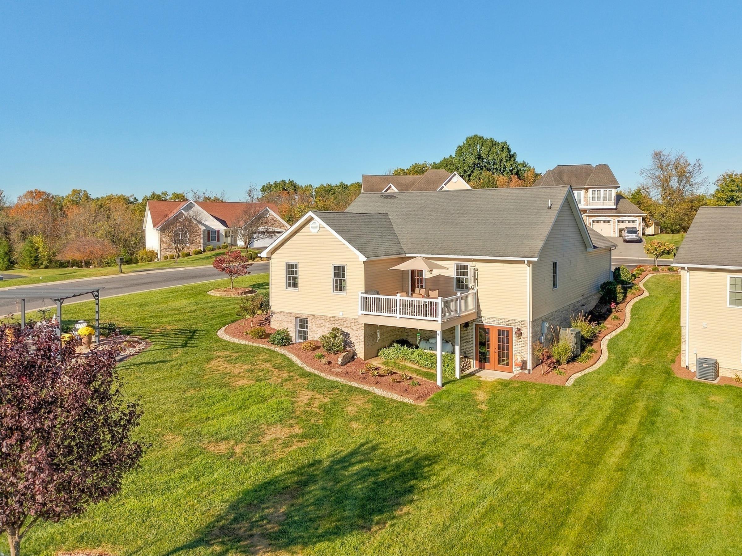 20 FOXCREST RIDGE, STAUNTON, Virginia 24401, 4 Bedrooms Bedrooms, ,3 BathroomsBathrooms,Residential,20 Fox Crest Ridge,20 FOXCREST RIDGE,683399 MLS # 683399 20 FOXCREST RIDGE, STAUNTON, Virginia 24401, 4 Bedrooms Bedrooms, ,3 BathroomsBathrooms,Residential,20 Fox Crest Ridge,20 FOXCREST RIDGE,683399 MLS # 683399
