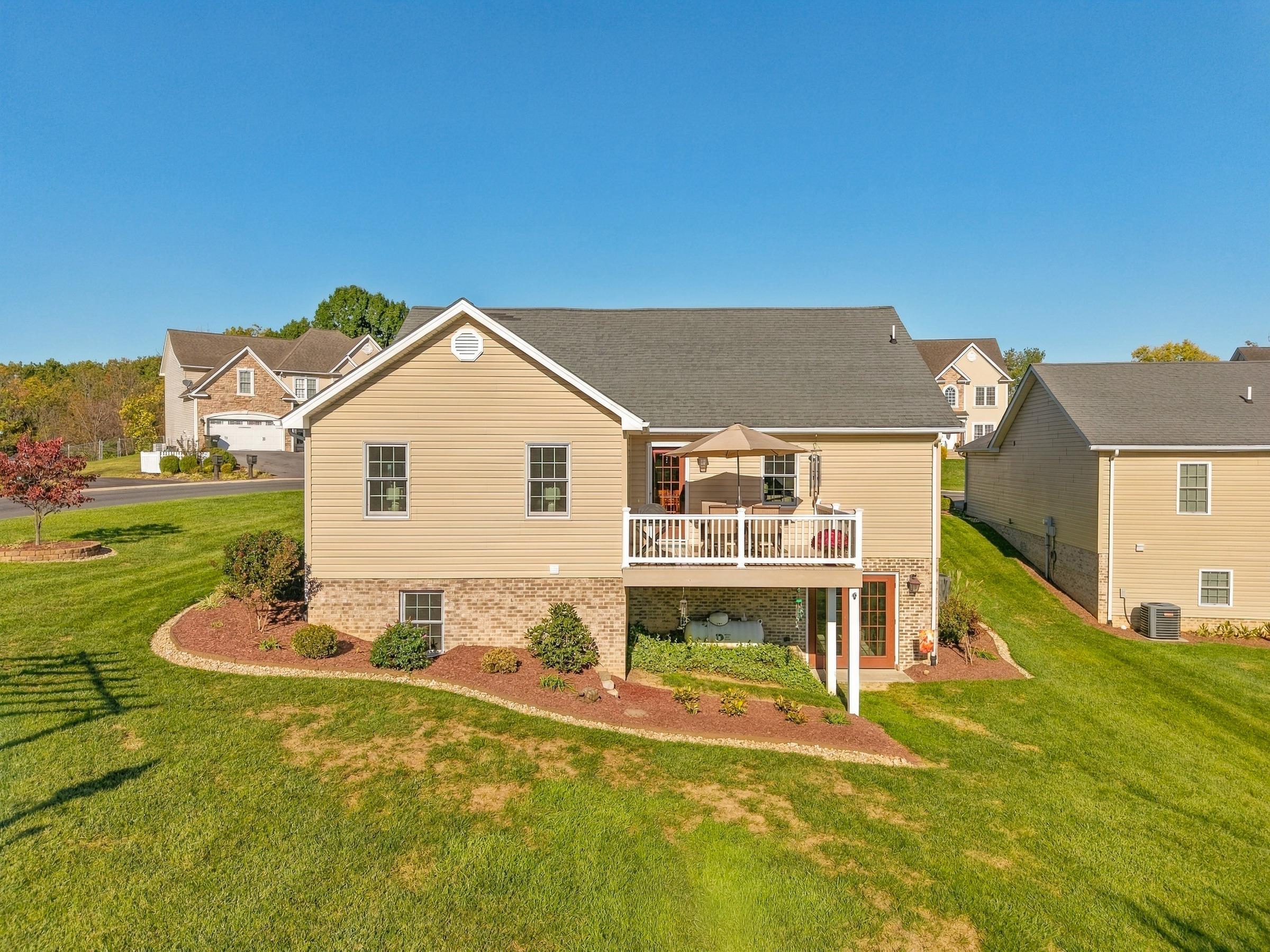 20 FOXCREST RIDGE, STAUNTON, Virginia 24401, 4 Bedrooms Bedrooms, ,3 BathroomsBathrooms,Residential,20 Fox Crest Ridge,20 FOXCREST RIDGE,683399 MLS # 683399 20 FOXCREST RIDGE, STAUNTON, Virginia 24401, 4 Bedrooms Bedrooms, ,3 BathroomsBathrooms,Residential,20 Fox Crest Ridge,20 FOXCREST RIDGE,683399 MLS # 683399