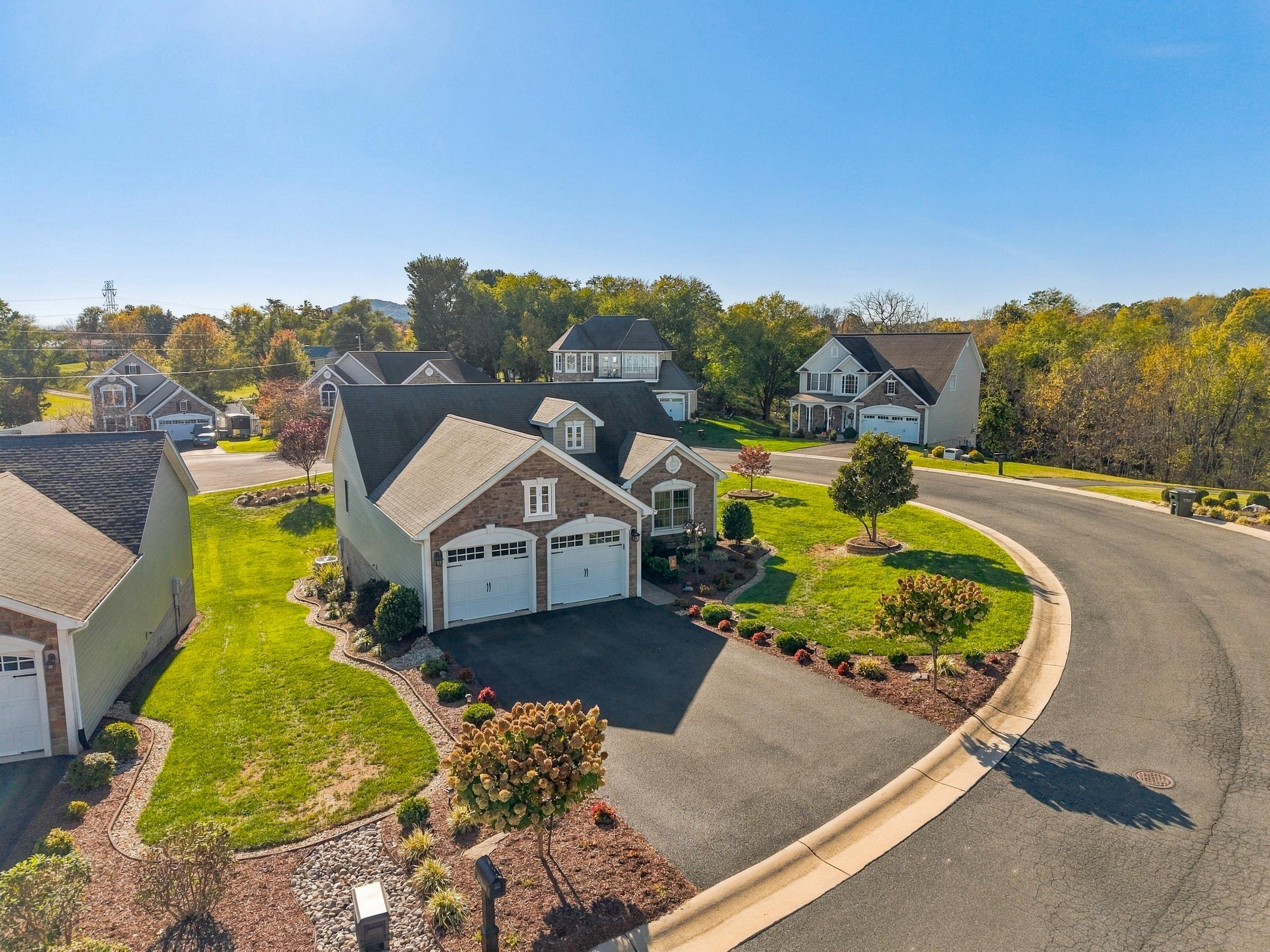 20 FOXCREST RIDGE, STAUNTON, Virginia 24401, 4 Bedrooms Bedrooms, ,3 BathroomsBathrooms,Residential,20 Fox Crest Ridge,20 FOXCREST RIDGE,683399 MLS # 683399 20 FOXCREST RIDGE, STAUNTON, Virginia 24401, 4 Bedrooms Bedrooms, ,3 BathroomsBathrooms,Residential,20 Fox Crest Ridge,20 FOXCREST RIDGE,683399 MLS # 683399
