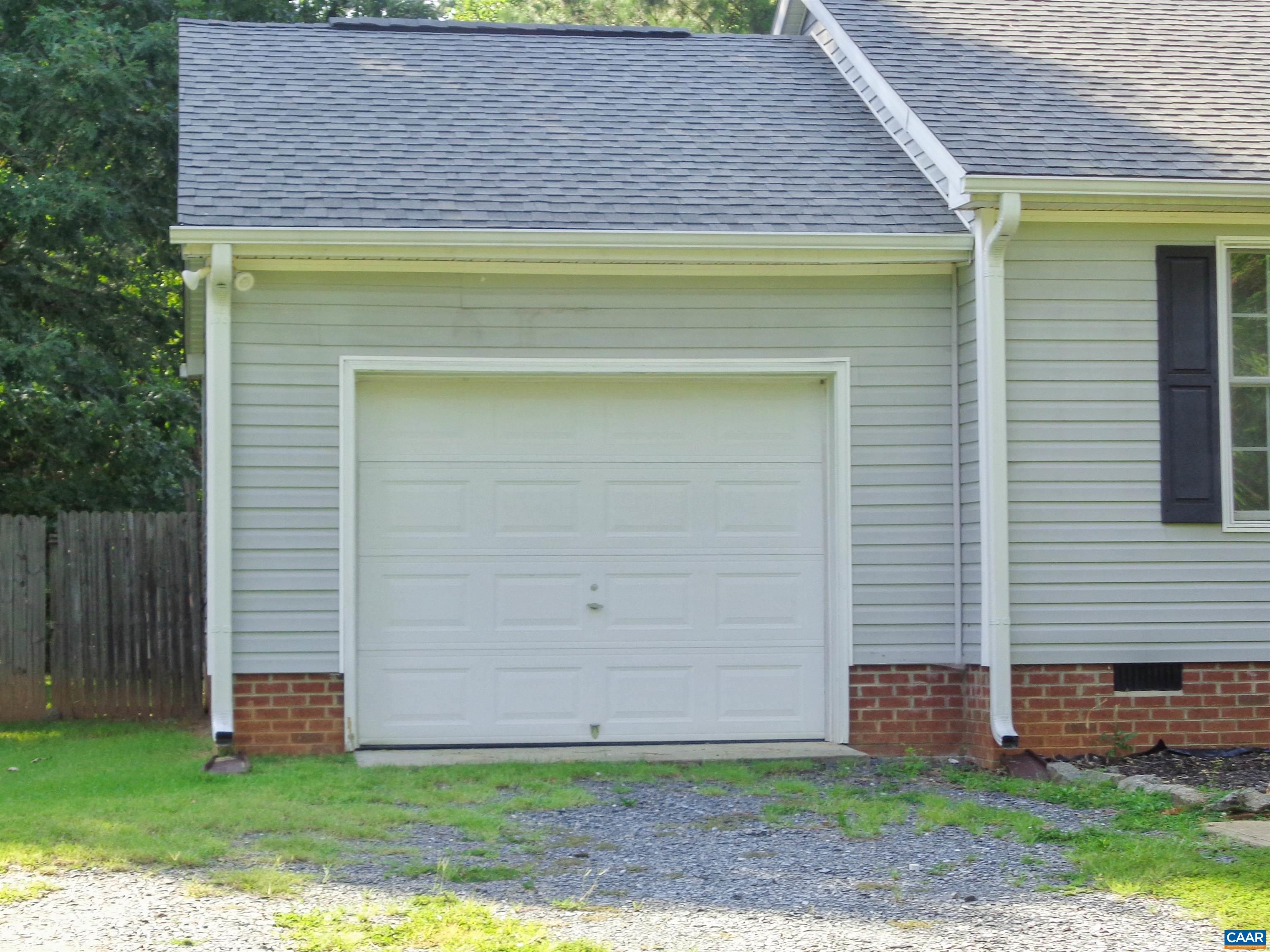 17 BOLLING PL, SCOTTSVILLE, Virginia 24590, 32 Bedrooms Bedrooms, ,2 BathroomsBathrooms,Residential,17 BOLLING PL,683403 MLS # 683403 17 BOLLING PL, SCOTTSVILLE, Virginia 24590, 32 Bedrooms Bedrooms, ,2 BathroomsBathrooms,Residential,17 BOLLING PL,683403 MLS # 683403
