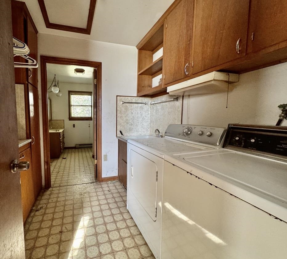 21 SUGAR LOAF RD, STAUNTON, Virginia 24401, 4 Bedrooms Bedrooms, ,2 BathroomsBathrooms,Residential,21 SUGAR LOAF RD,683412 MLS # 683412 21 SUGAR LOAF RD, STAUNTON, Virginia 24401, 4 Bedrooms Bedrooms, ,2 BathroomsBathrooms,Residential,21 SUGAR LOAF RD,683412 MLS # 683412