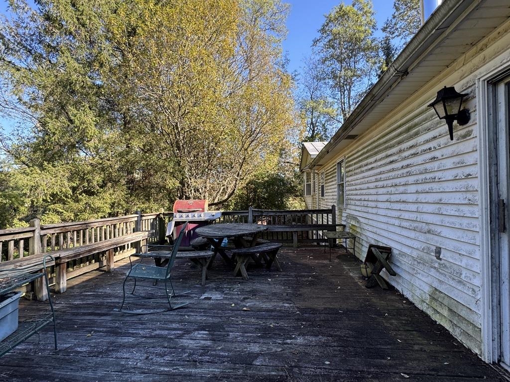 21 SUGAR LOAF RD, STAUNTON, Virginia 24401, 4 Bedrooms Bedrooms, ,2 BathroomsBathrooms,Residential,21 SUGAR LOAF RD,683412 MLS # 683412 21 SUGAR LOAF RD, STAUNTON, Virginia 24401, 4 Bedrooms Bedrooms, ,2 BathroomsBathrooms,Residential,21 SUGAR LOAF RD,683412 MLS # 683412