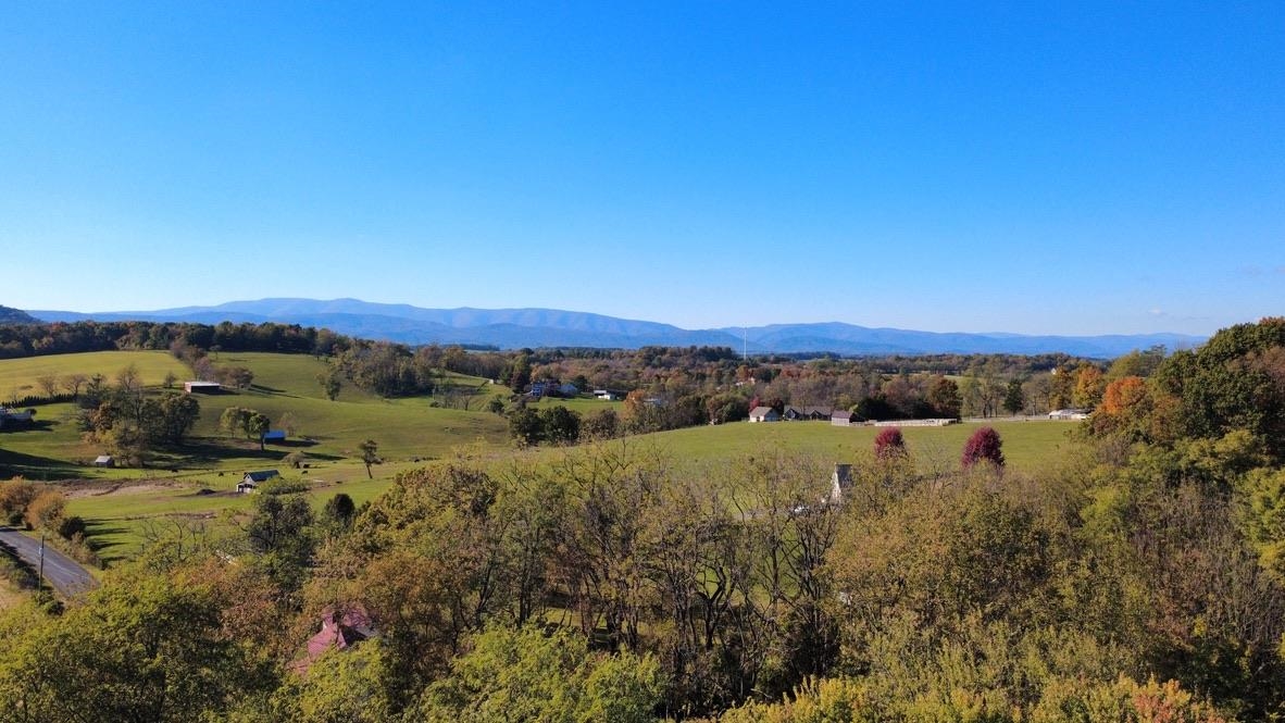 21 SUGAR LOAF RD, STAUNTON, Virginia 24401, 4 Bedrooms Bedrooms, ,2 BathroomsBathrooms,Residential,21 SUGAR LOAF RD,683412 MLS # 683412 21 SUGAR LOAF RD, STAUNTON, Virginia 24401, 4 Bedrooms Bedrooms, ,2 BathroomsBathrooms,Residential,21 SUGAR LOAF RD,683412 MLS # 683412