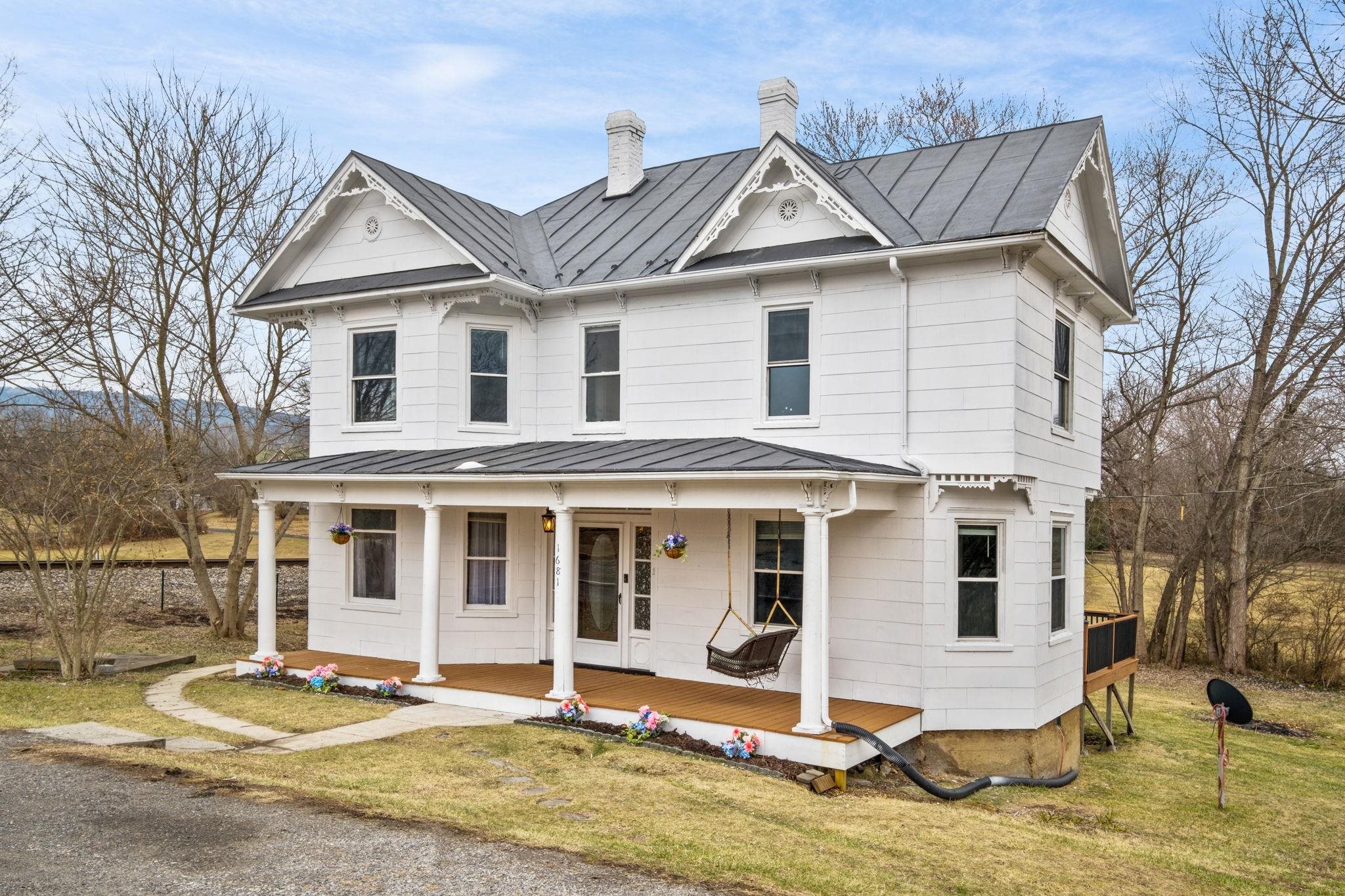 1681 NEW HOPE AND CRIMORA RD, CRIMORA, Virginia 24431, 4 Bedrooms Bedrooms, ,2 BathroomsBathrooms,Residential,1681 NEW HOPE AND CRIMORA RD,673984 MLS # 673984