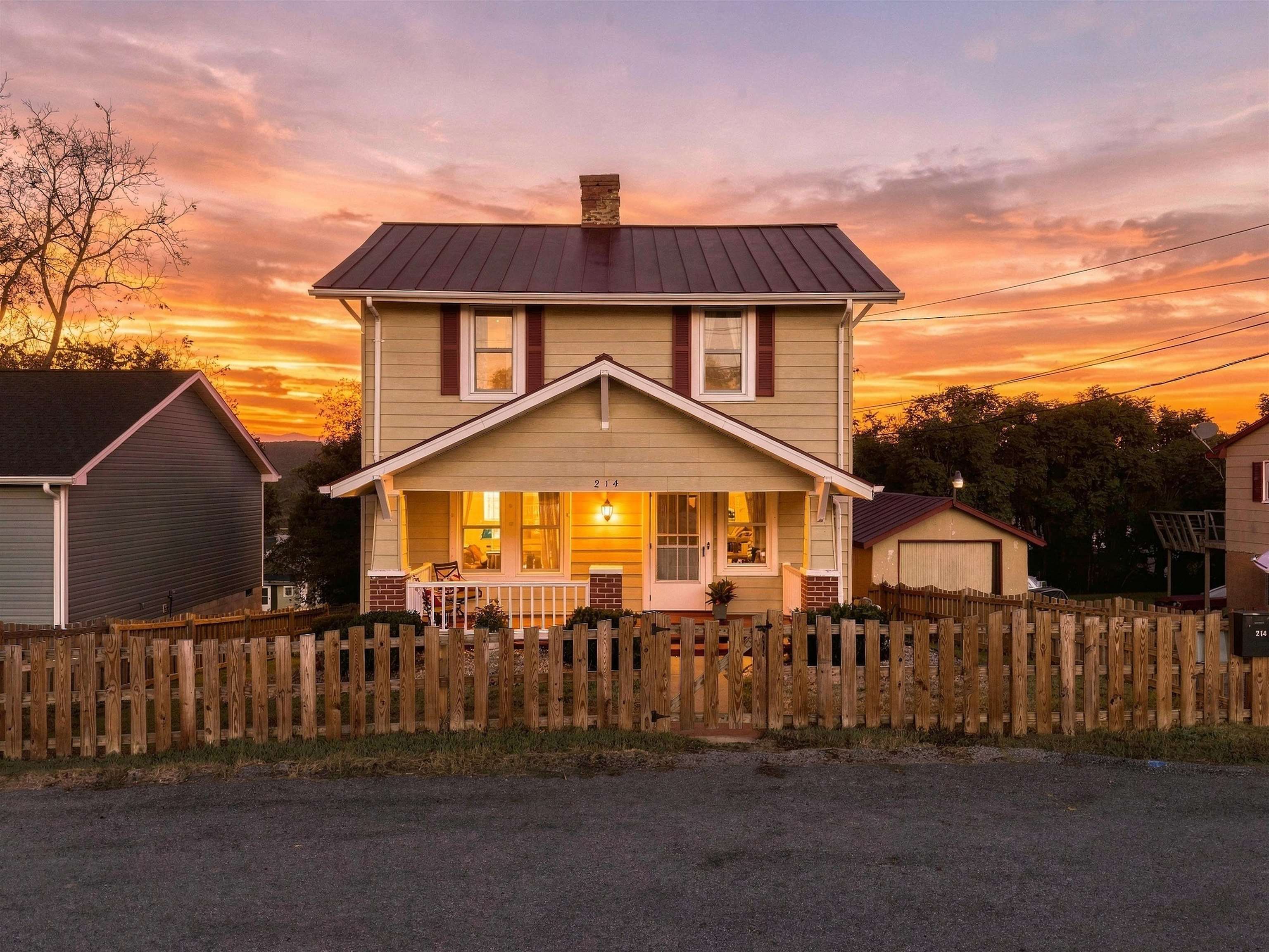 214 THOMPSON ST, STAUNTON, Virginia 24401, 3 Bedrooms Bedrooms, ,1 BathroomBathrooms,Residential,214 Thompson St,214 THOMPSON ST,682855 MLS # 682855 214 THOMPSON ST, STAUNTON, Virginia 24401, 3 Bedrooms Bedrooms, ,1 BathroomBathrooms,Residential,214 Thompson St,214 THOMPSON ST,682855 MLS # 682855