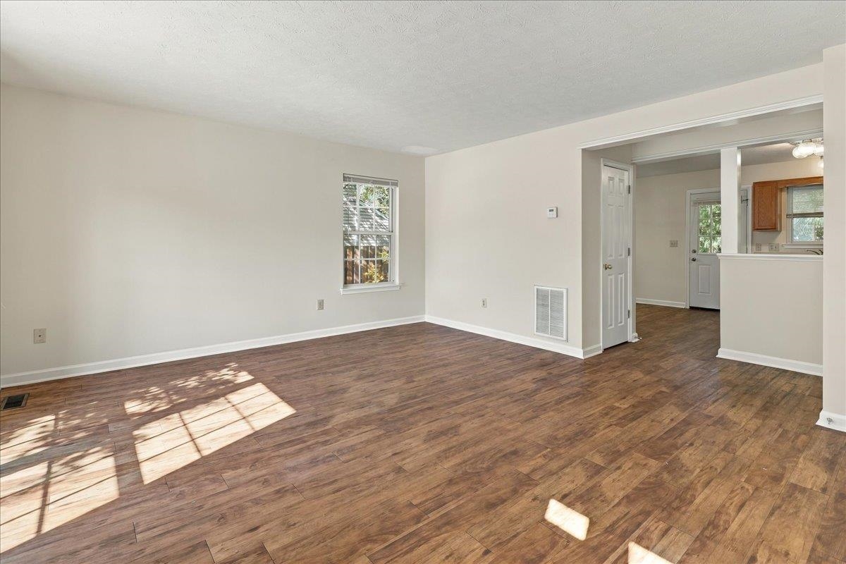 645 STONEWALL DR, HARRISONBURG, Virginia 22801, 3 Bedrooms Bedrooms, ,1 BathroomBathrooms,Residential,645 STONEWALL DR,683422 MLS # 683422 645 STONEWALL DR, HARRISONBURG, Virginia 22801, 3 Bedrooms Bedrooms, ,1 BathroomBathrooms,Residential,645 STONEWALL DR,683422 MLS # 683422