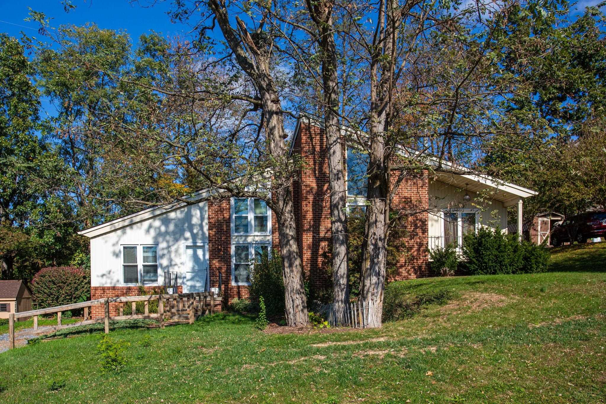 1175 ROSEDALE DR, HARRISONBURG, Virginia 22801, 3 Bedrooms Bedrooms, ,1 BathroomBathrooms,Residential,1175 ROSEDALE DR,683427 MLS # 683427