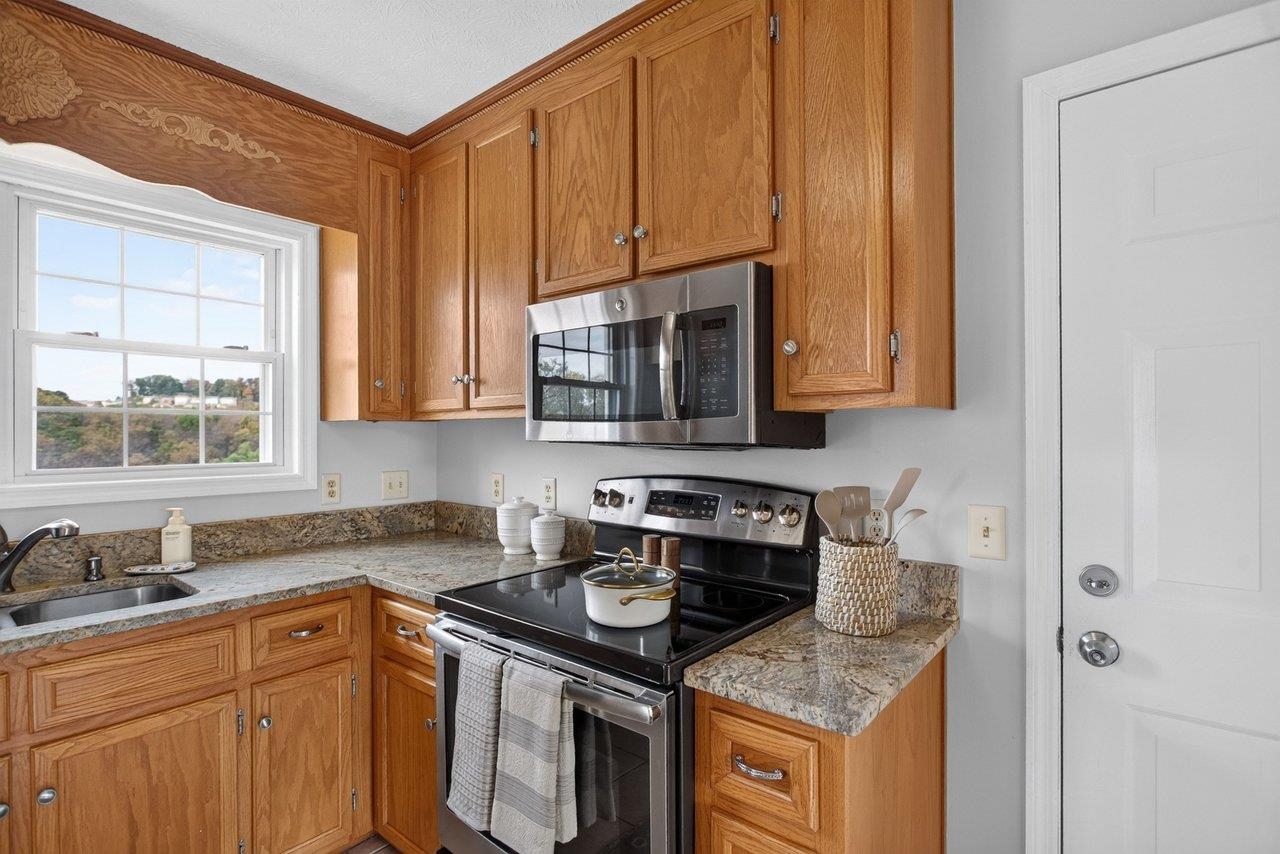 752 BOYERS RD, ROCKINGHAM, Virginia 22801, 3 Bedrooms Bedrooms, ,3 BathroomsBathrooms,Residential,Inviting colonial on 1.42 acres w/ basement and la,752 BOYERS RD,683438 MLS # 683438