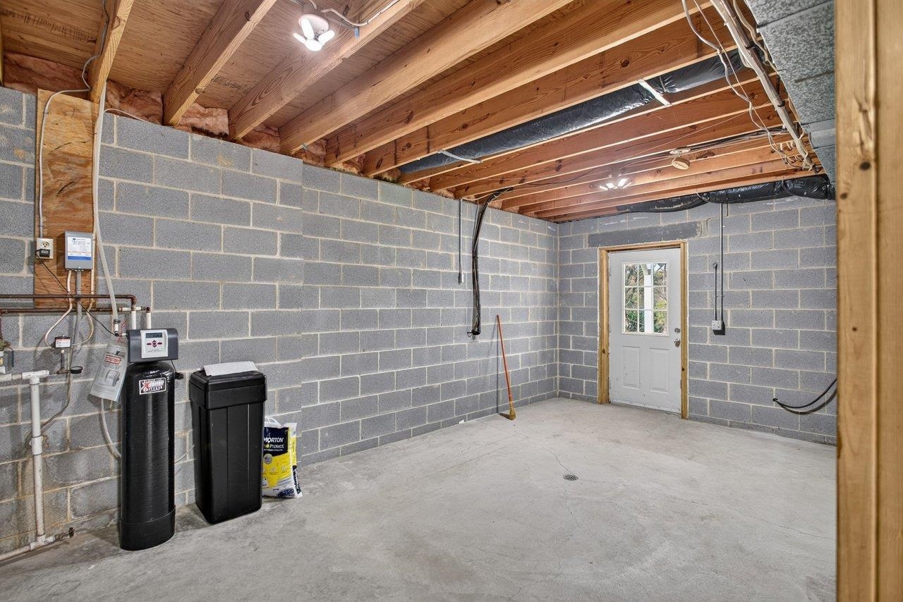 752 BOYERS RD, ROCKINGHAM, Virginia 22801, 3 Bedrooms Bedrooms, ,3 BathroomsBathrooms,Residential,Inviting colonial on 1.42 acres w/ basement and la,752 BOYERS RD,683438 MLS # 683438