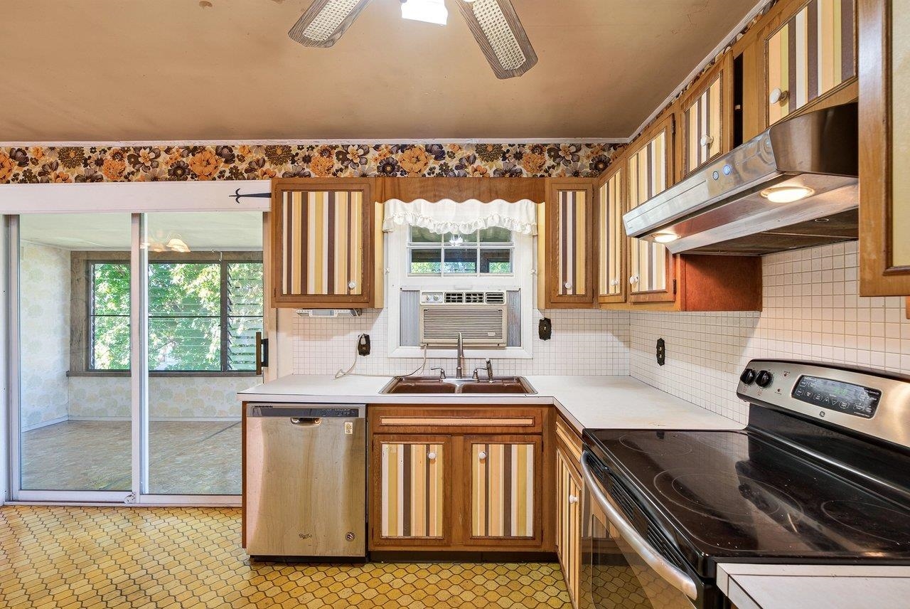 5976 RAWLEY PIKE, ROCKINGHAM, Virginia 22801, 2 Bedrooms Bedrooms, ,2 BathroomsBathrooms,Residential,Affordable solid built home w/ large yard and work,5976 RAWLEY PIKE,683439 MLS # 683439