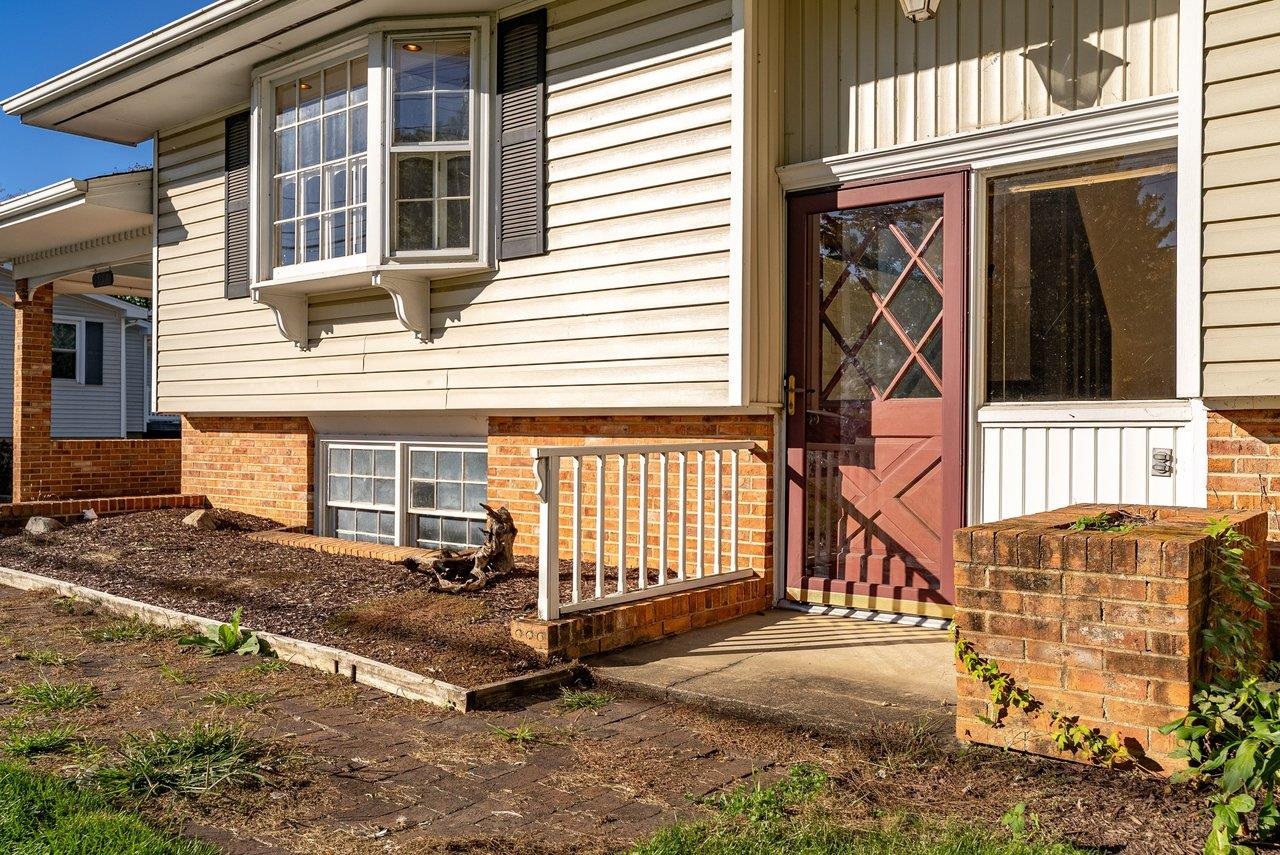 5976 RAWLEY PIKE, ROCKINGHAM, Virginia 22801, 2 Bedrooms Bedrooms, ,2 BathroomsBathrooms,Residential,Affordable solid built home w/ large yard and work,5976 RAWLEY PIKE,683439 MLS # 683439