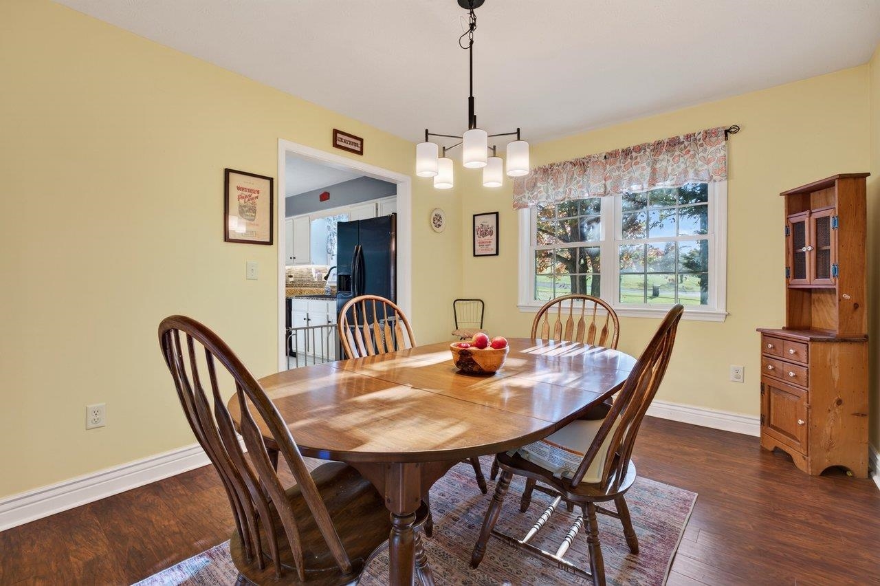 904 BULL RUN, STAUNTON, Virginia 24401, 3 Bedrooms Bedrooms, ,2 BathroomsBathrooms,Residential,Welcoming family home is nice neighborhood,904 BULL RUN,683441 MLS # 683441