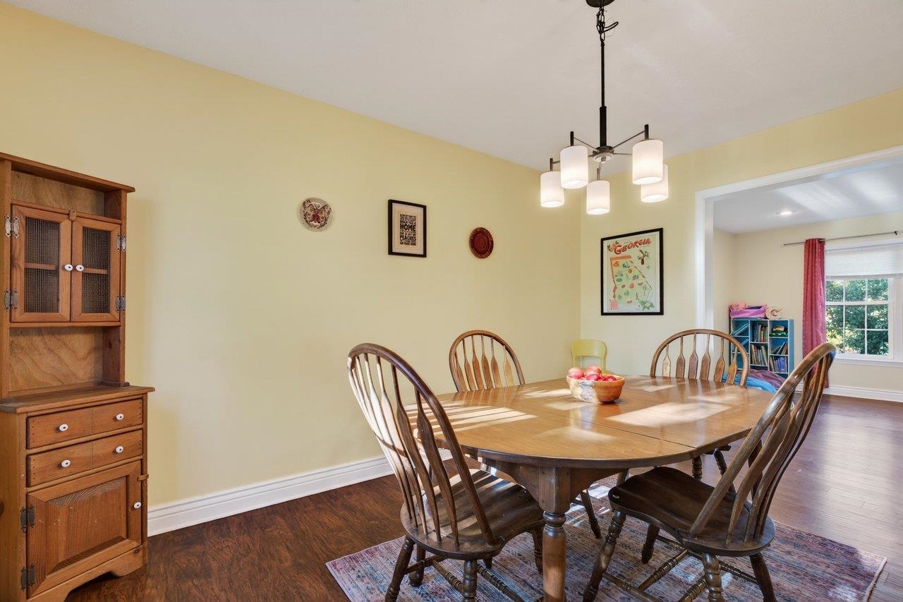 904 BULL RUN, STAUNTON, Virginia 24401, 3 Bedrooms Bedrooms, ,2 BathroomsBathrooms,Residential,Welcoming family home is nice neighborhood,904 BULL RUN,683441 MLS # 683441