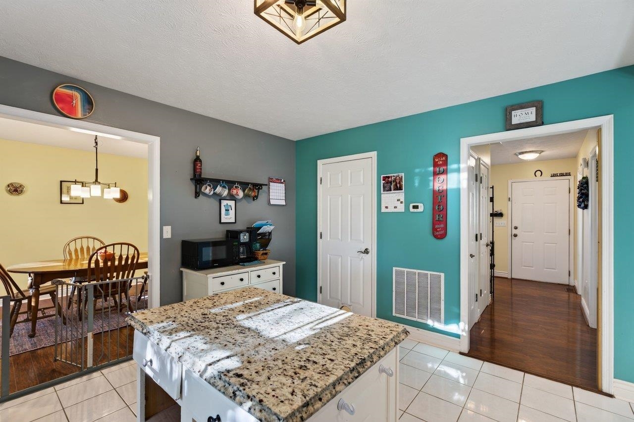 904 BULL RUN, STAUNTON, Virginia 24401, 3 Bedrooms Bedrooms, ,2 BathroomsBathrooms,Residential,Welcoming family home is nice neighborhood,904 BULL RUN,683441 MLS # 683441