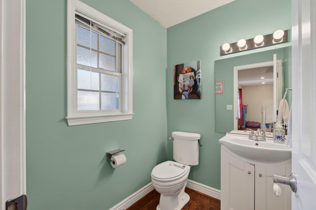 904 BULL RUN, STAUNTON, Virginia 24401, 3 Bedrooms Bedrooms, ,2 BathroomsBathrooms,Residential,Welcoming family home is nice neighborhood,904 BULL RUN,683441 MLS # 683441