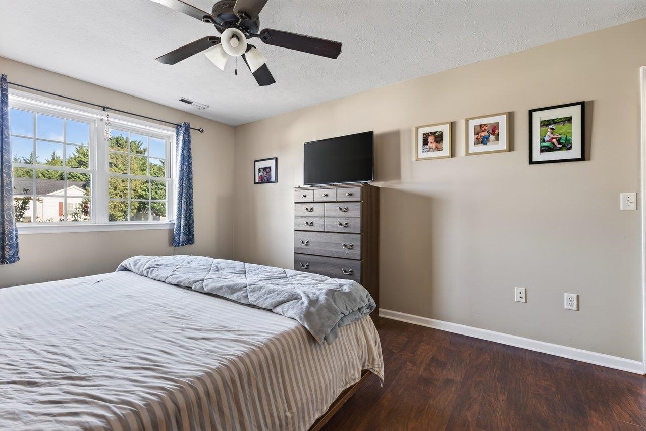 904 BULL RUN, STAUNTON, Virginia 24401, 3 Bedrooms Bedrooms, ,2 BathroomsBathrooms,Residential,Welcoming family home is nice neighborhood,904 BULL RUN,683441 MLS # 683441