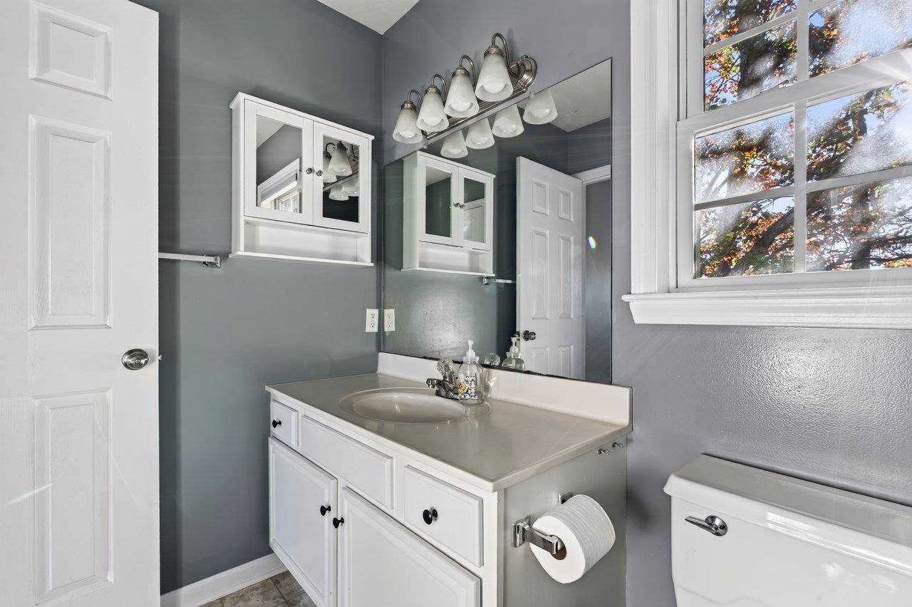 904 BULL RUN, STAUNTON, Virginia 24401, 3 Bedrooms Bedrooms, ,2 BathroomsBathrooms,Residential,Welcoming family home is nice neighborhood,904 BULL RUN,683441 MLS # 683441