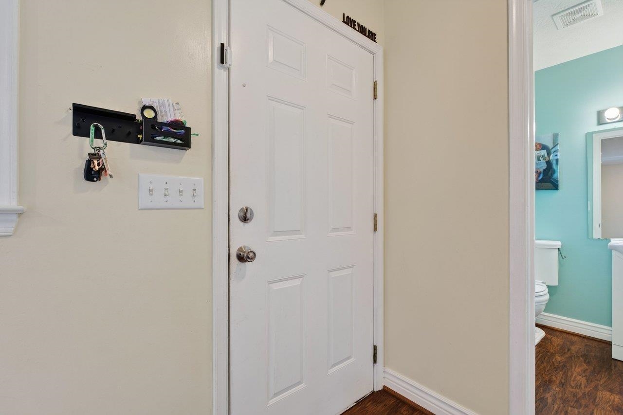 904 BULL RUN, STAUNTON, Virginia 24401, 3 Bedrooms Bedrooms, ,2 BathroomsBathrooms,Residential,Welcoming family home is nice neighborhood,904 BULL RUN,683441 MLS # 683441
