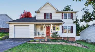 904 BULL RUN, STAUNTON, Virginia 24401, 3 Bedrooms Bedrooms, ,2 BathroomsBathrooms,Residential,Welcoming family home is nice neighborhood,904 BULL RUN,683441 MLS # 683441