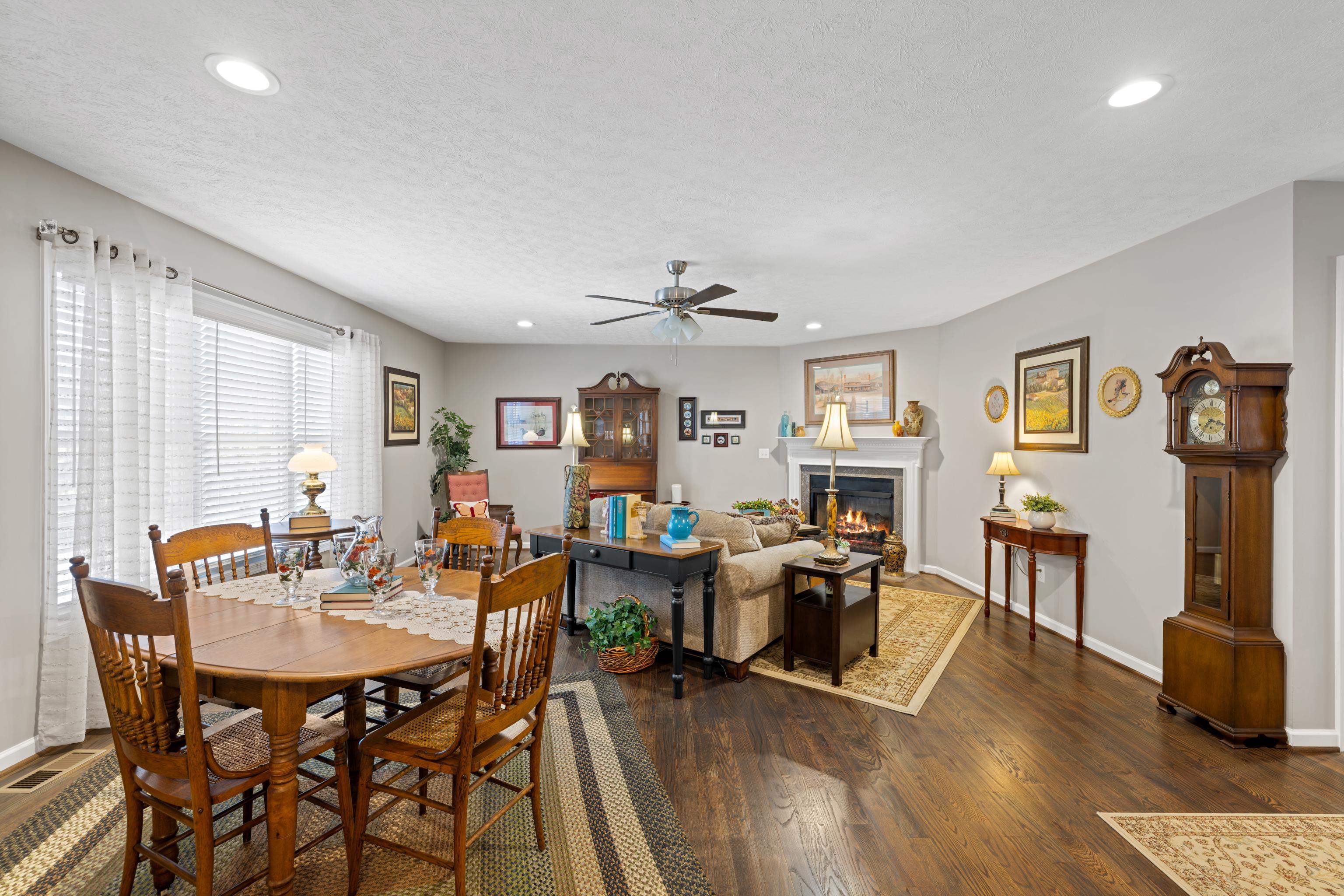11 COLLINSWOOD WAY, STAUNTON, Virginia 24401, 4 Bedrooms Bedrooms, ,3 BathroomsBathrooms,Residential,11 COLLINSWOOD WAY,683452 MLS # 683452 11 COLLINSWOOD WAY, STAUNTON, Virginia 24401, 4 Bedrooms Bedrooms, ,3 BathroomsBathrooms,Residential,11 COLLINSWOOD WAY,683452 MLS # 683452