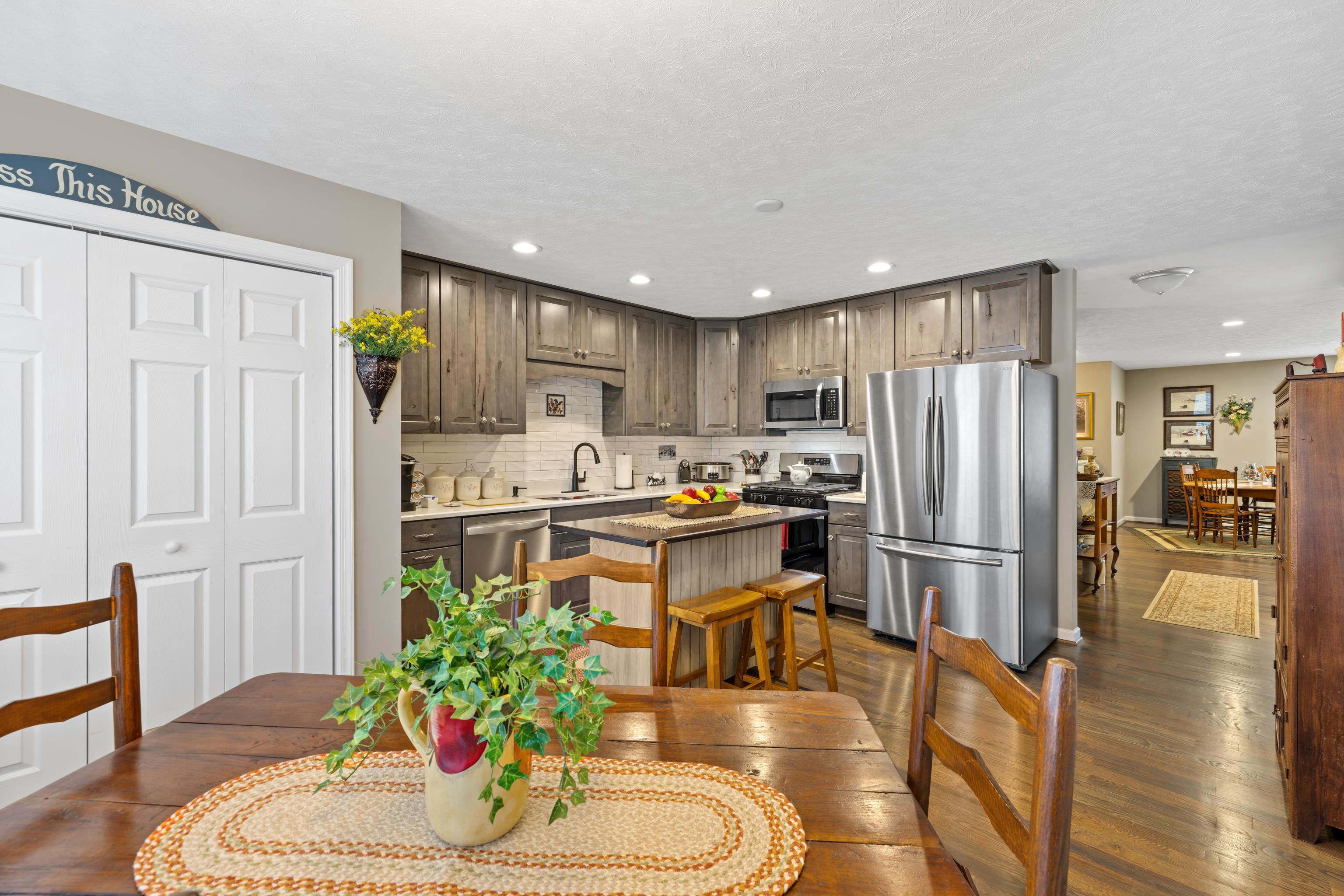 11 COLLINSWOOD WAY, STAUNTON, Virginia 24401, 4 Bedrooms Bedrooms, ,3 BathroomsBathrooms,Residential,11 COLLINSWOOD WAY,683452 MLS # 683452 11 COLLINSWOOD WAY, STAUNTON, Virginia 24401, 4 Bedrooms Bedrooms, ,3 BathroomsBathrooms,Residential,11 COLLINSWOOD WAY,683452 MLS # 683452