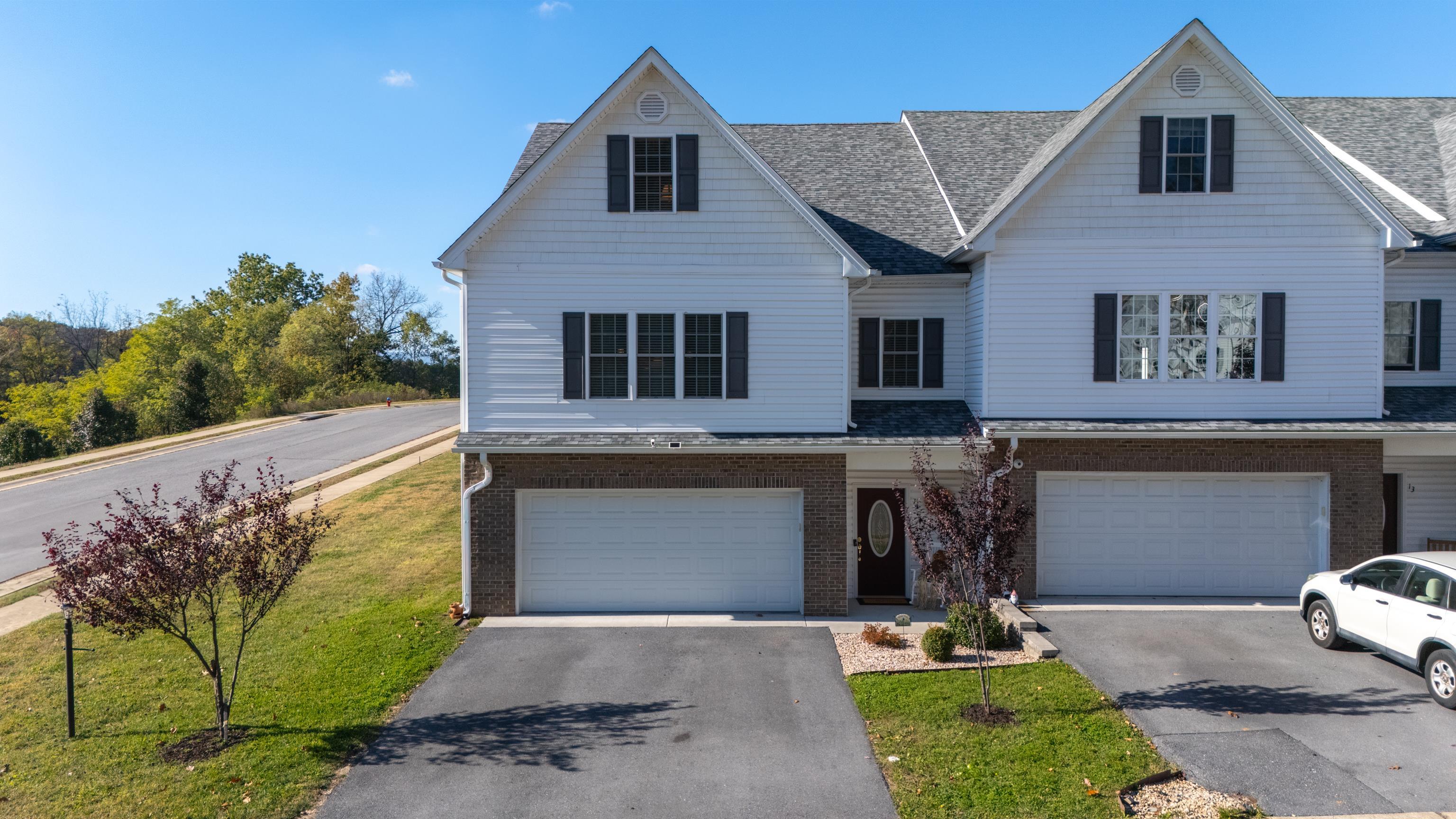 11 COLLINSWOOD WAY, STAUNTON, Virginia 24401, 4 Bedrooms Bedrooms, ,3 BathroomsBathrooms,Residential,11 COLLINSWOOD WAY,683452 MLS # 683452 11 COLLINSWOOD WAY, STAUNTON, Virginia 24401, 4 Bedrooms Bedrooms, ,3 BathroomsBathrooms,Residential,11 COLLINSWOOD WAY,683452 MLS # 683452