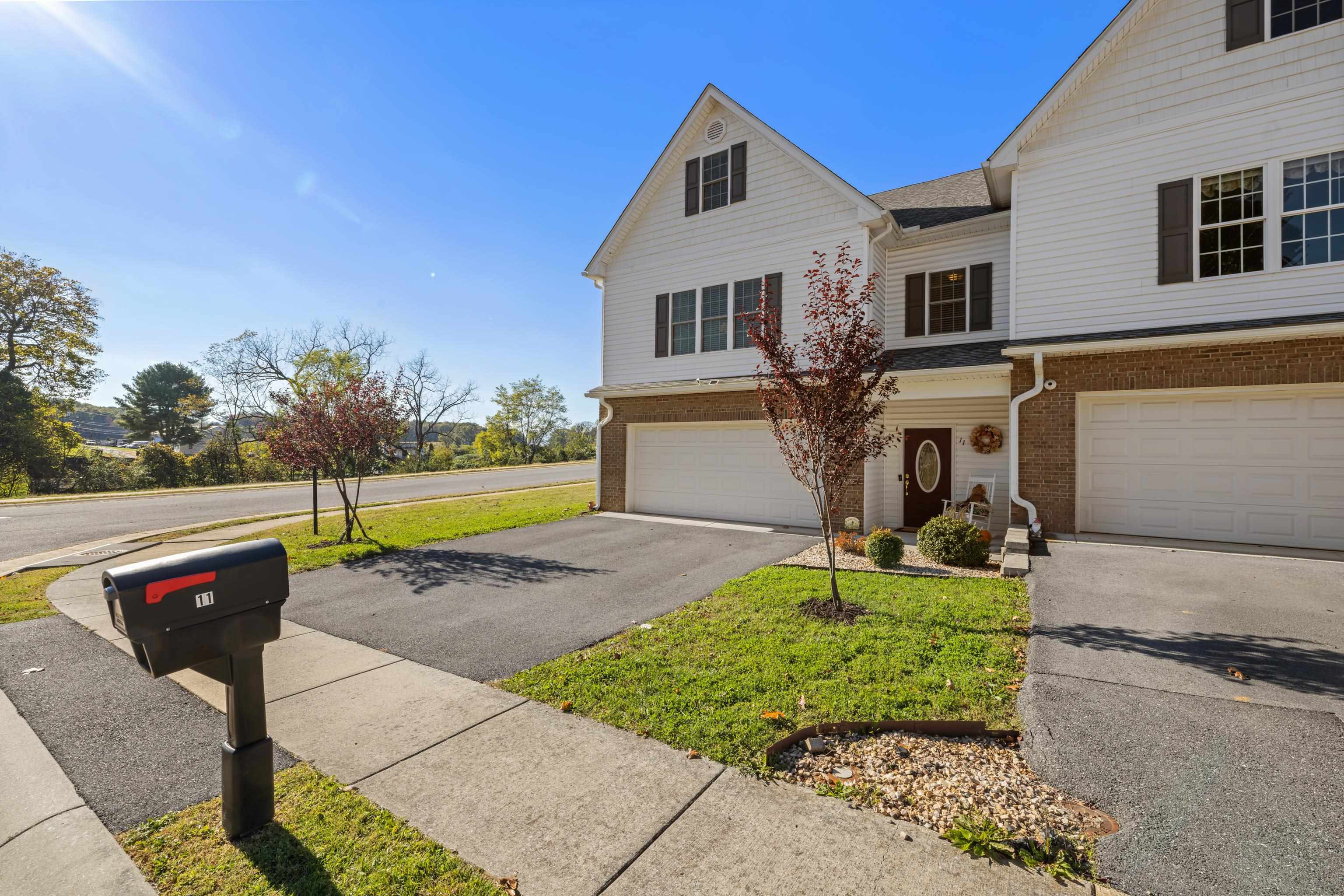 11 COLLINSWOOD WAY, STAUNTON, Virginia 24401, 4 Bedrooms Bedrooms, ,3 BathroomsBathrooms,Residential,11 COLLINSWOOD WAY,683452 MLS # 683452 11 COLLINSWOOD WAY, STAUNTON, Virginia 24401, 4 Bedrooms Bedrooms, ,3 BathroomsBathrooms,Residential,11 COLLINSWOOD WAY,683452 MLS # 683452
