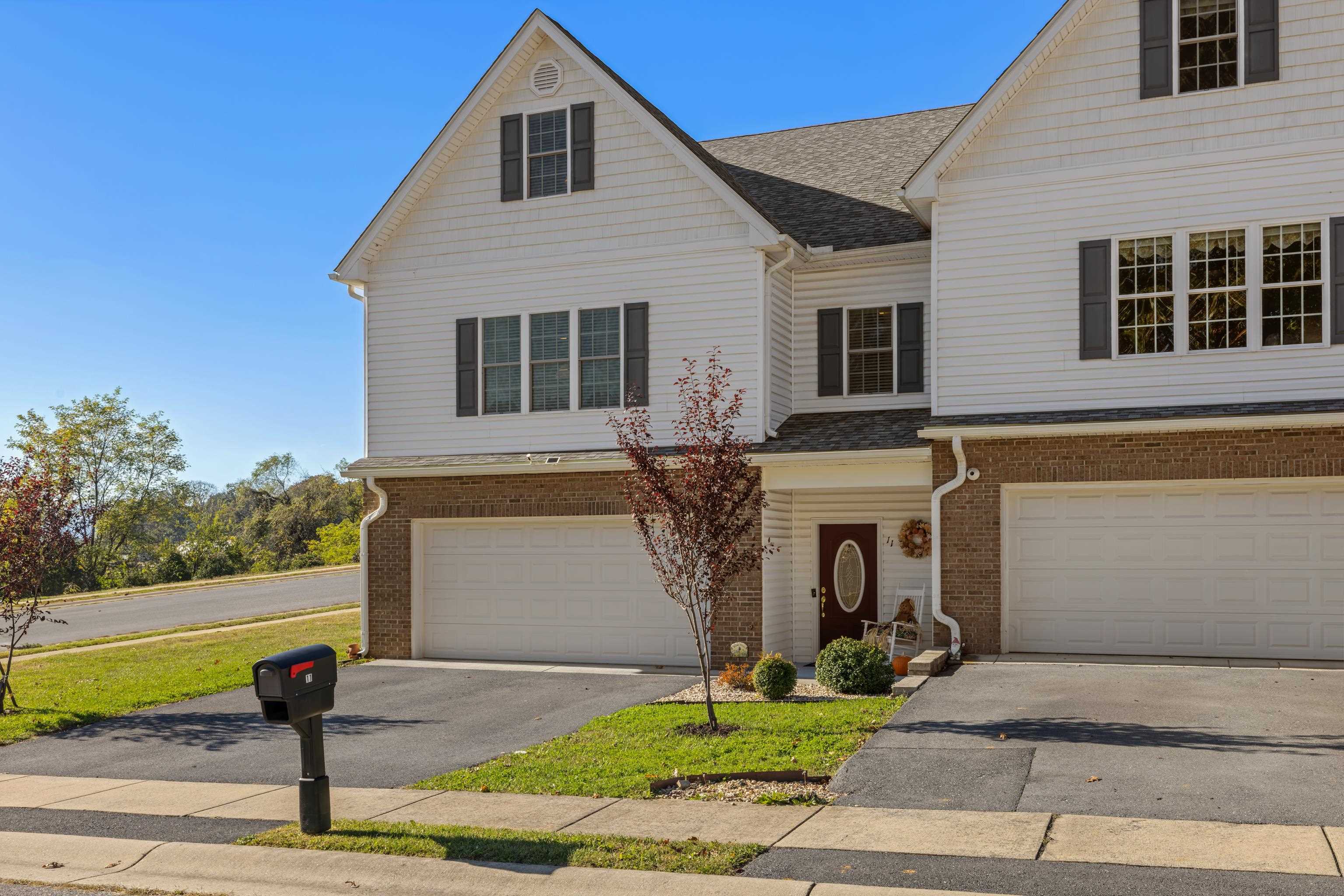 11 COLLINSWOOD WAY, STAUNTON, Virginia 24401, 4 Bedrooms Bedrooms, ,3 BathroomsBathrooms,Residential,11 COLLINSWOOD WAY,683452 MLS # 683452 11 COLLINSWOOD WAY, STAUNTON, Virginia 24401, 4 Bedrooms Bedrooms, ,3 BathroomsBathrooms,Residential,11 COLLINSWOOD WAY,683452 MLS # 683452