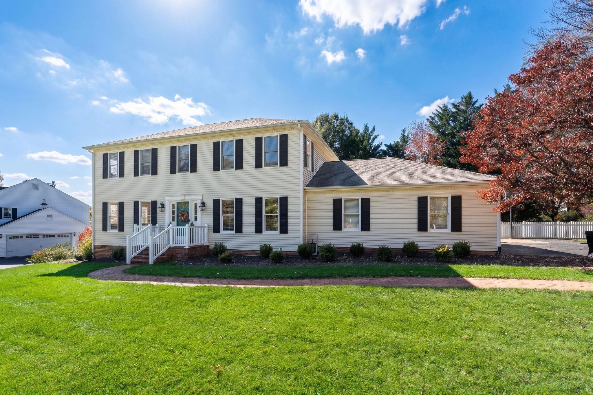 133 HUNTINGTON PL, WAYNESBORO, Virginia 22980, 4 Bedrooms Bedrooms, ,3 BathroomsBathrooms,Residential,Modern Colonial,133 HUNTINGTON PL,683460 MLS # 683460