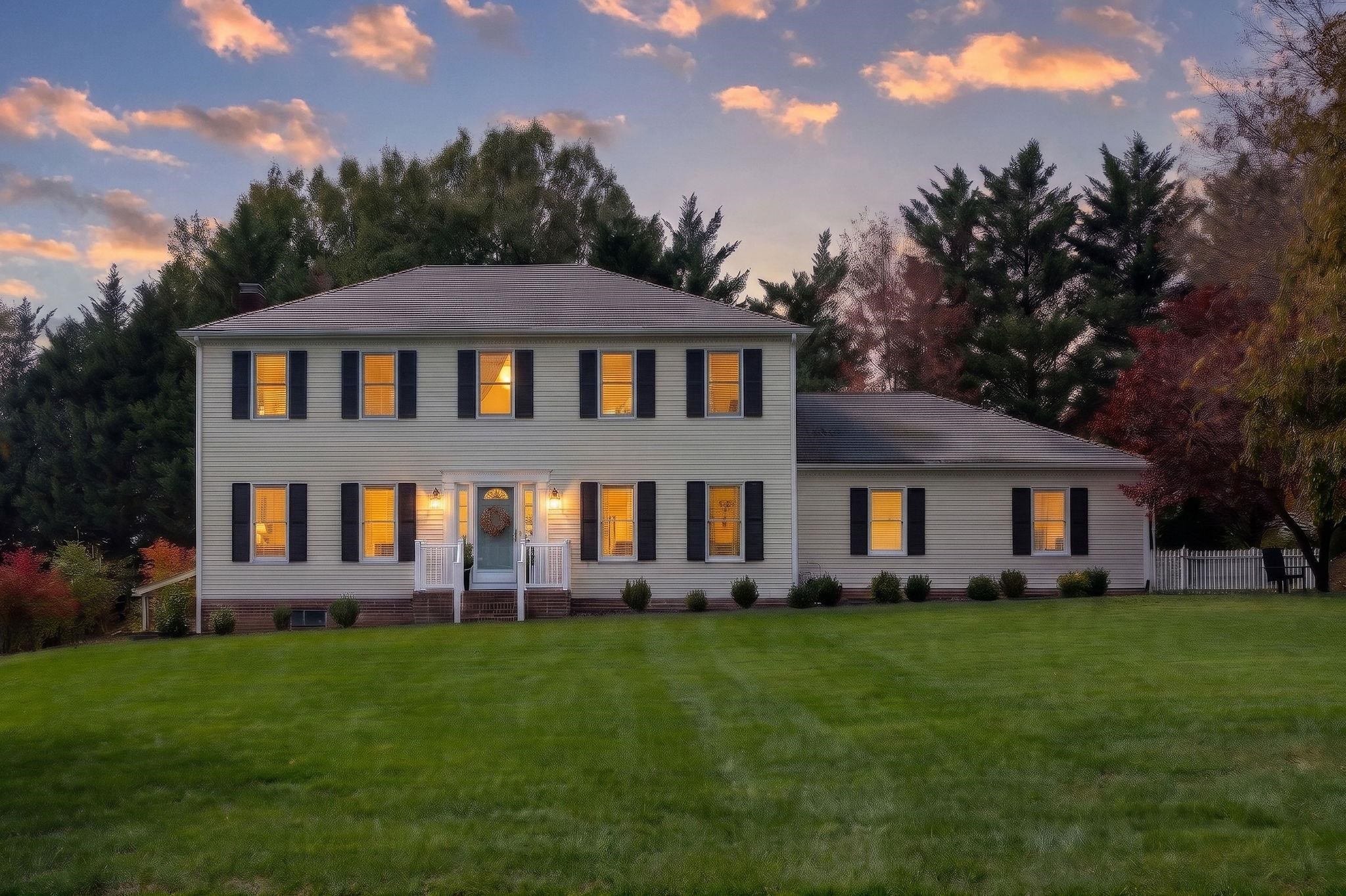 133 HUNTINGTON PL, WAYNESBORO, Virginia 22980, 4 Bedrooms Bedrooms, ,3 BathroomsBathrooms,Residential,Modern Colonial,133 HUNTINGTON PL,683460 MLS # 683460