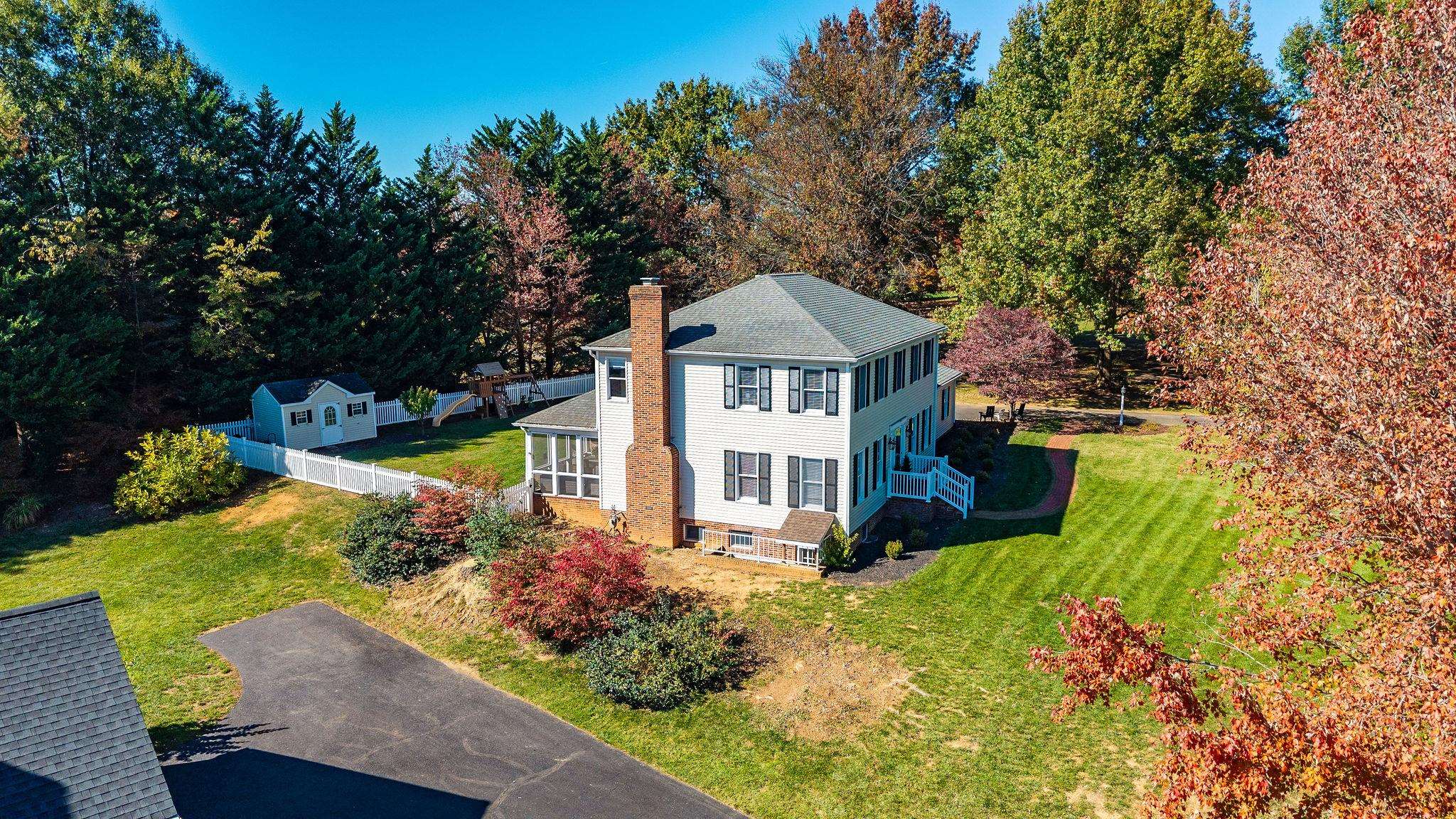133 HUNTINGTON PL, WAYNESBORO, Virginia 22980, 4 Bedrooms Bedrooms, ,3 BathroomsBathrooms,Residential,Modern Colonial,133 HUNTINGTON PL,683460 MLS # 683460