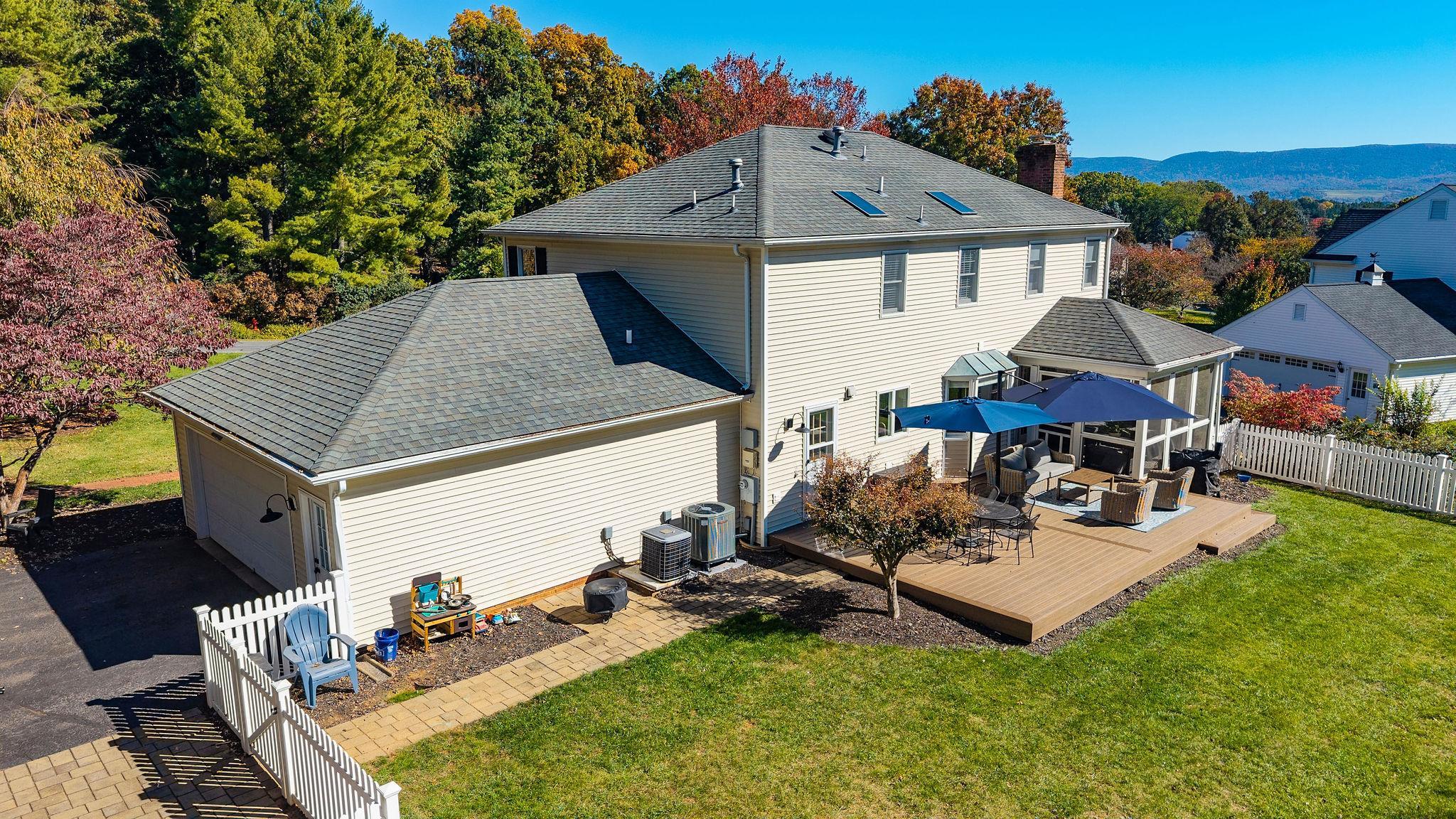 133 HUNTINGTON PL, WAYNESBORO, Virginia 22980, 4 Bedrooms Bedrooms, ,3 BathroomsBathrooms,Residential,Modern Colonial,133 HUNTINGTON PL,683460 MLS # 683460