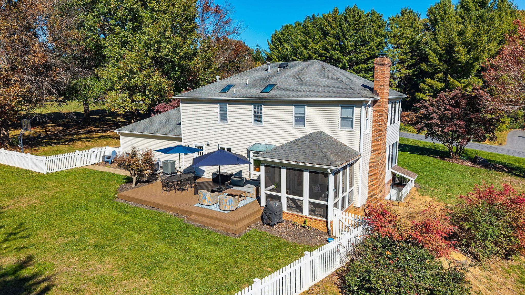 133 HUNTINGTON PL, WAYNESBORO, Virginia 22980, 4 Bedrooms Bedrooms, ,3 BathroomsBathrooms,Residential,Modern Colonial,133 HUNTINGTON PL,683460 MLS # 683460