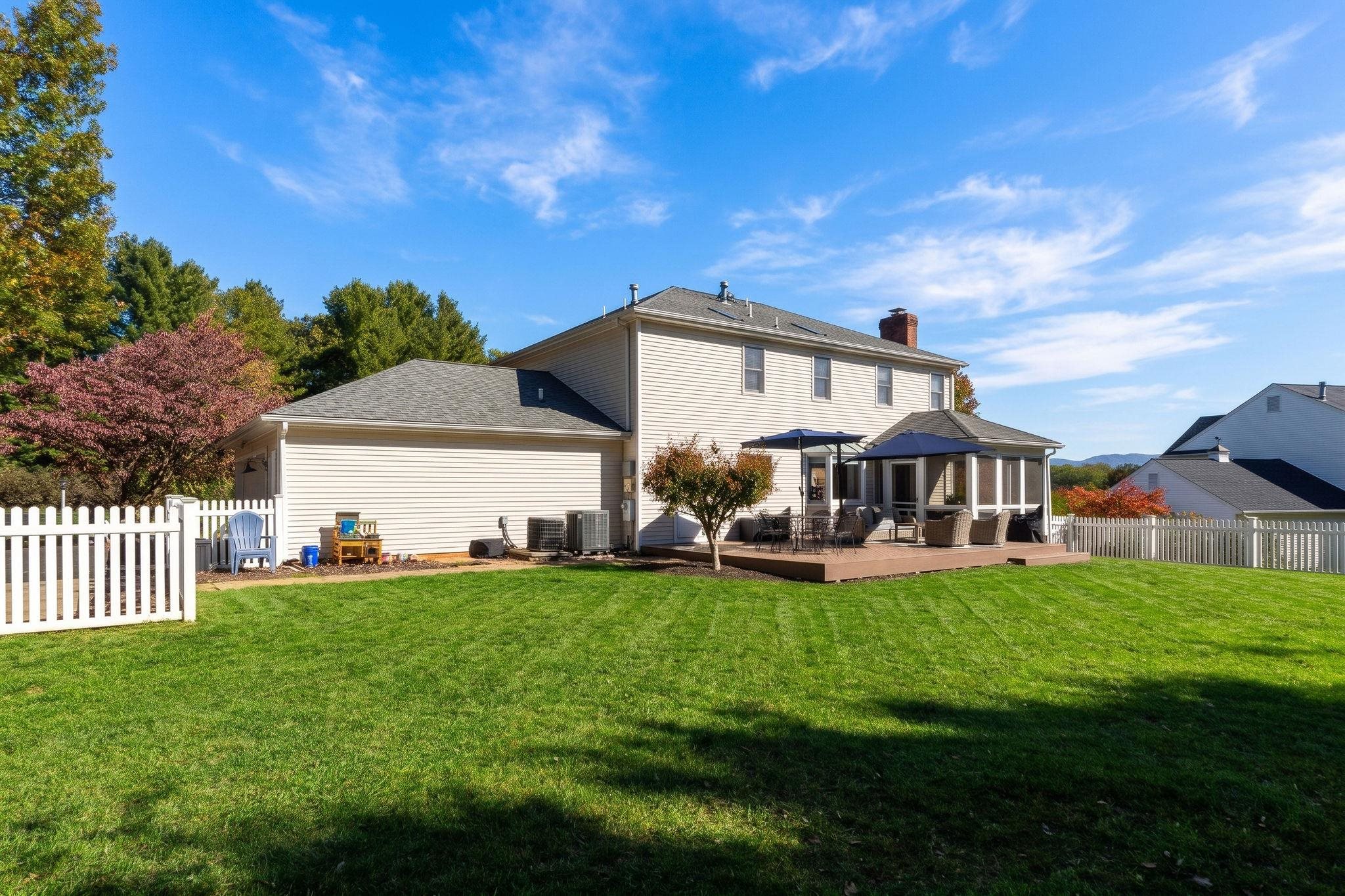 133 HUNTINGTON PL, WAYNESBORO, Virginia 22980, 4 Bedrooms Bedrooms, ,3 BathroomsBathrooms,Residential,Modern Colonial,133 HUNTINGTON PL,683460 MLS # 683460