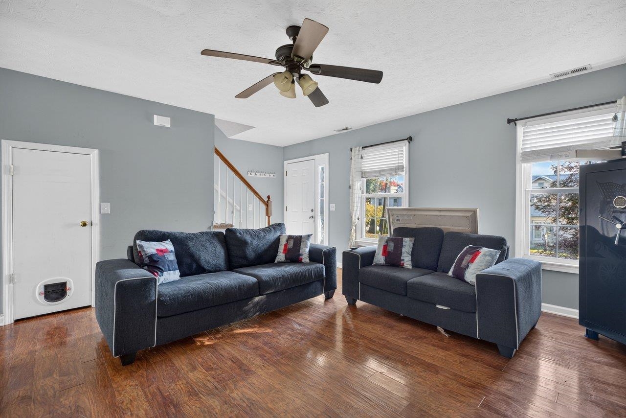 139 JACKSON ST, BROADWAY, Virginia 22815, 2 Bedrooms Bedrooms, ,2 BathroomsBathrooms,Residential,139 JACKSON ST,683464 MLS # 683464 139 JACKSON ST, BROADWAY, Virginia 22815, 2 Bedrooms Bedrooms, ,2 BathroomsBathrooms,Residential,139 JACKSON ST,683464 MLS # 683464