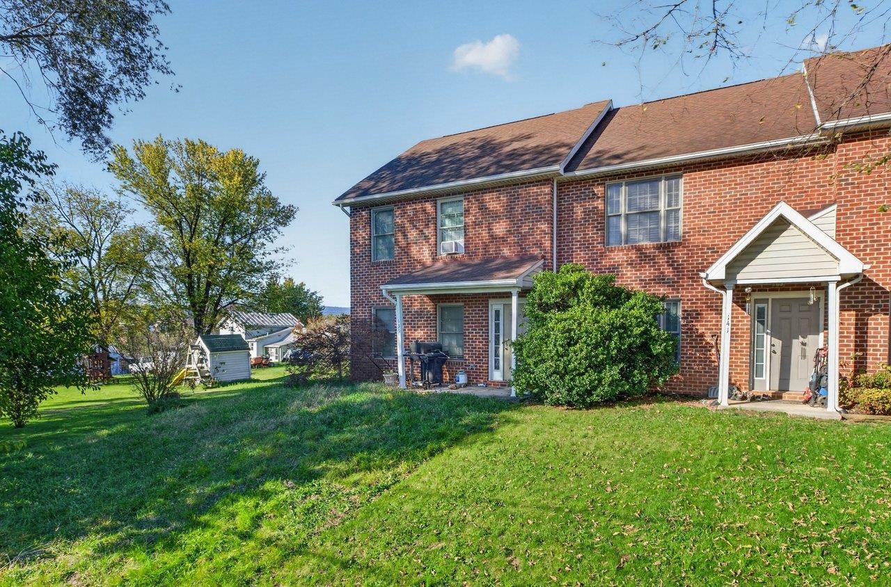 139 JACKSON ST, BROADWAY, Virginia 22815, 2 Bedrooms Bedrooms, ,2 BathroomsBathrooms,Residential,139 JACKSON ST,683464 MLS # 683464 139 JACKSON ST, BROADWAY, Virginia 22815, 2 Bedrooms Bedrooms, ,2 BathroomsBathrooms,Residential,139 JACKSON ST,683464 MLS # 683464