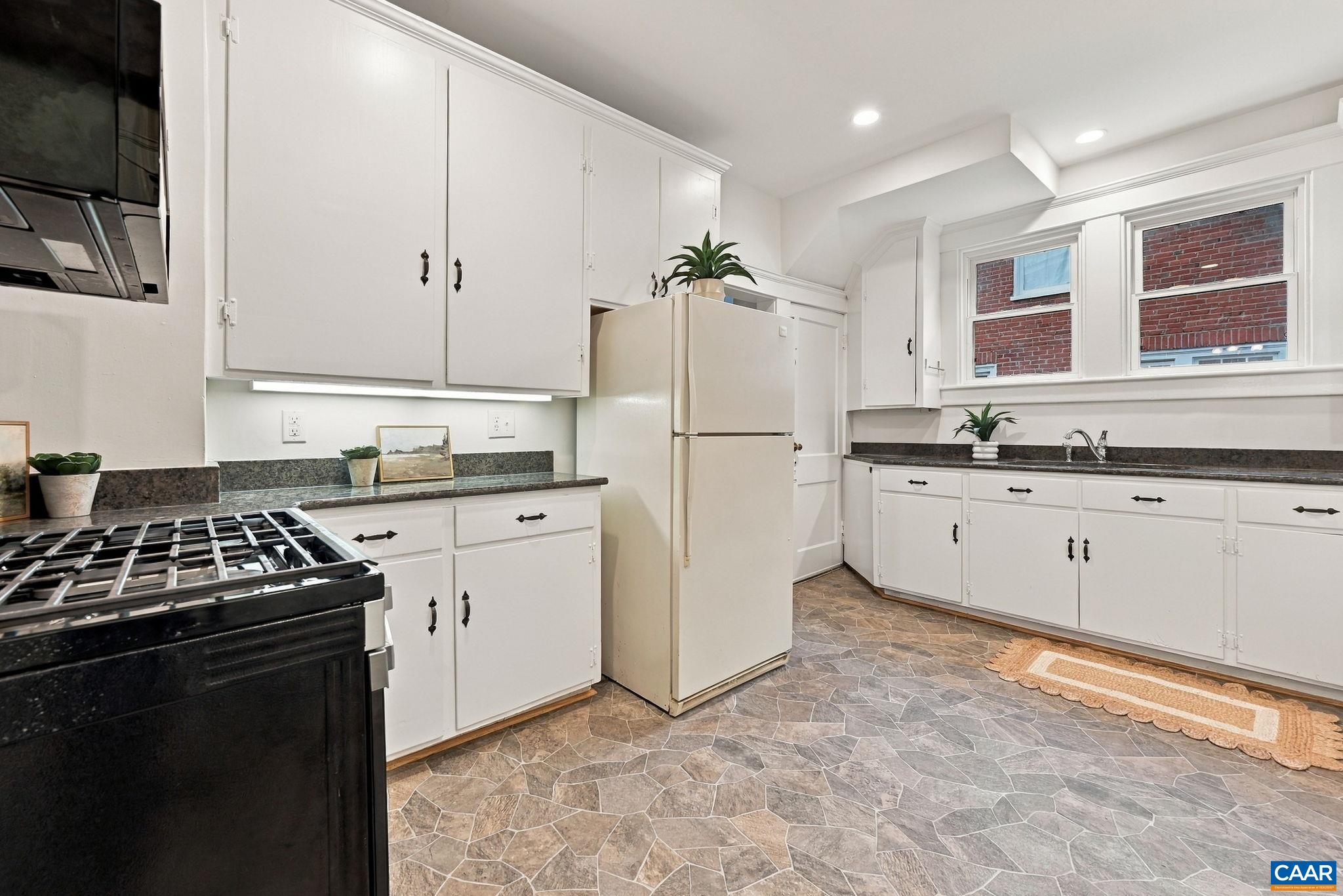 2706 JEFFERSON PARK AVE, CHARLOTTESVILLE, Virginia 22903, 3 Bedrooms Bedrooms, ,1 BathroomBathrooms,Residential,2706 JEFFERSON PARK AVE,683304 MLS # 683304 2706 JEFFERSON PARK AVE, CHARLOTTESVILLE, Virginia 22903, 3 Bedrooms Bedrooms, ,1 BathroomBathrooms,Residential,2706 JEFFERSON PARK AVE,683304 MLS # 683304