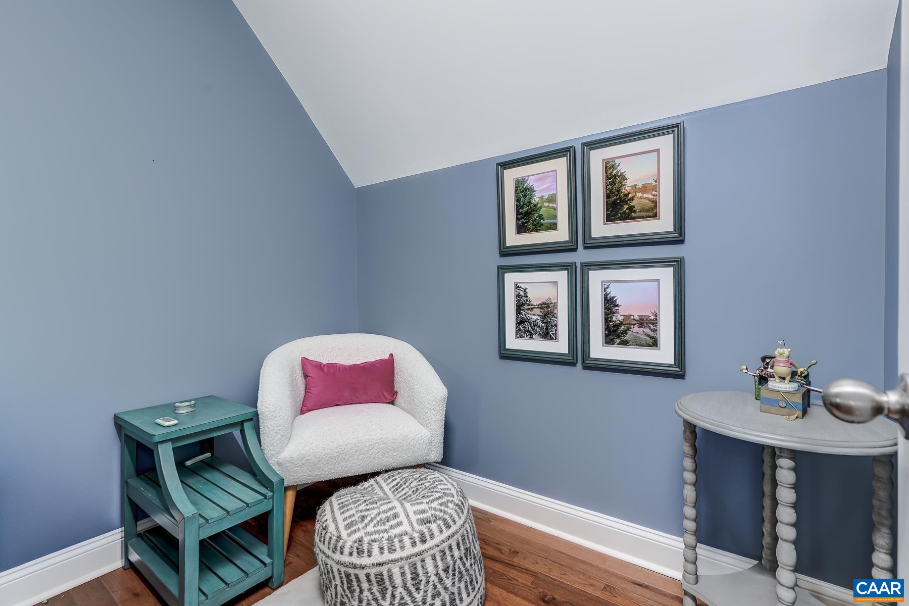 Storage room/reading nook. Storage room/reading nook.