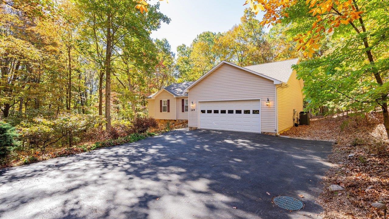 149 PLEASANT LN, MCGAHEYSVILLE, Virginia 22840, 5 Bedrooms Bedrooms, ,3 BathroomsBathrooms,Residential,149 PLEASANT LN,683482 MLS # 683482 149 PLEASANT LN, MCGAHEYSVILLE, Virginia 22840, 5 Bedrooms Bedrooms, ,3 BathroomsBathrooms,Residential,149 PLEASANT LN,683482 MLS # 683482