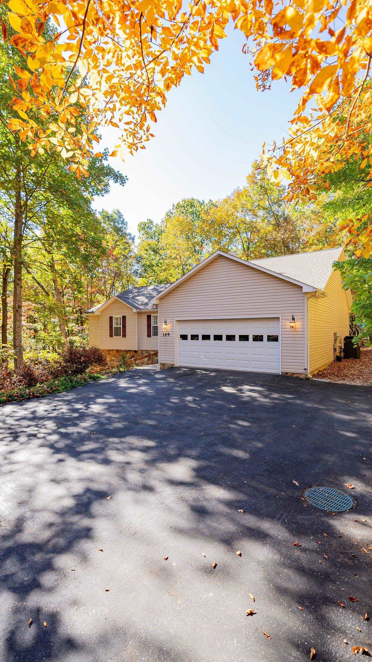 149 PLEASANT LN, MCGAHEYSVILLE, Virginia 22840, 5 Bedrooms Bedrooms, ,3 BathroomsBathrooms,Residential,149 PLEASANT LN,683482 MLS # 683482 149 PLEASANT LN, MCGAHEYSVILLE, Virginia 22840, 5 Bedrooms Bedrooms, ,3 BathroomsBathrooms,Residential,149 PLEASANT LN,683482 MLS # 683482