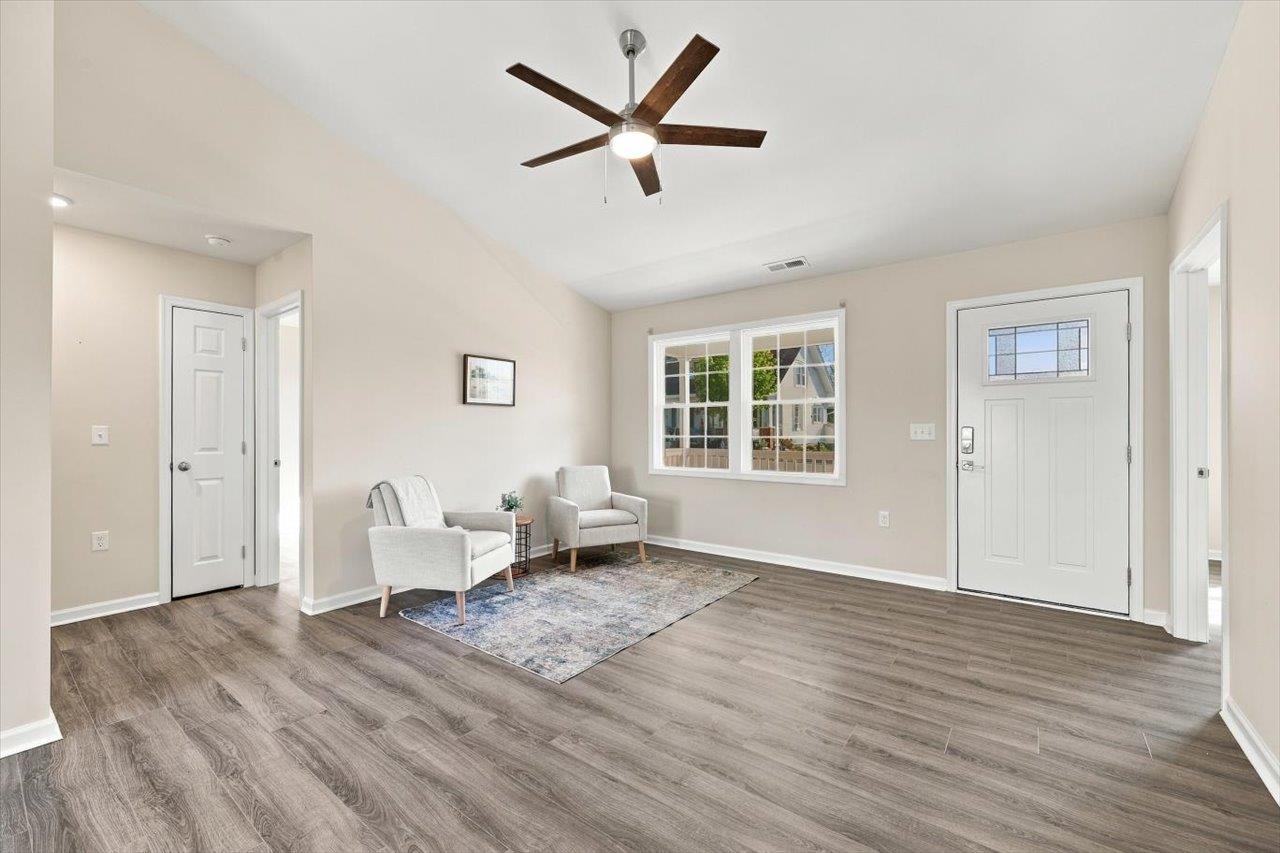 216 THOMPSON ST, STAUNTON, Virginia 24401, 3 Bedrooms Bedrooms, ,2 BathroomsBathrooms,Residential,216 THOMPSON ST,683497 MLS # 683497