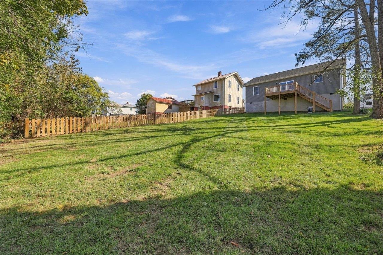 216 THOMPSON ST, STAUNTON, Virginia 24401, 3 Bedrooms Bedrooms, ,2 BathroomsBathrooms,Residential,216 THOMPSON ST,683497 MLS # 683497
