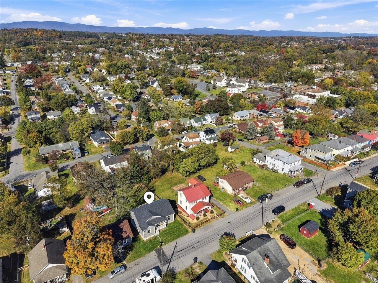 216 THOMPSON ST, STAUNTON, Virginia 24401, 3 Bedrooms Bedrooms, ,2 BathroomsBathrooms,Residential,216 THOMPSON ST,683497 MLS # 683497